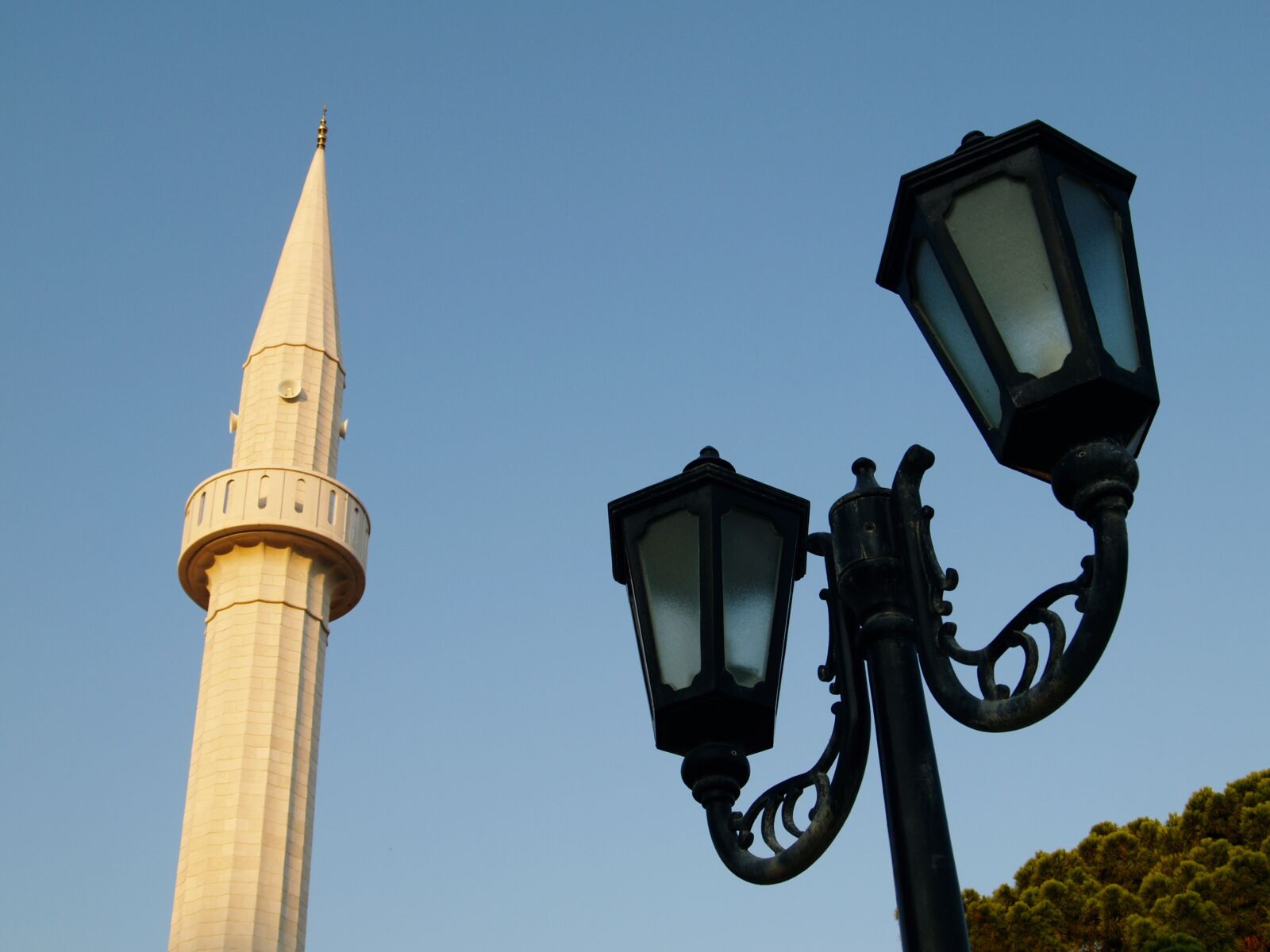 Olympus E-330 (EVOLT E-330) sample photo. Lamp, islam, islamic photography
