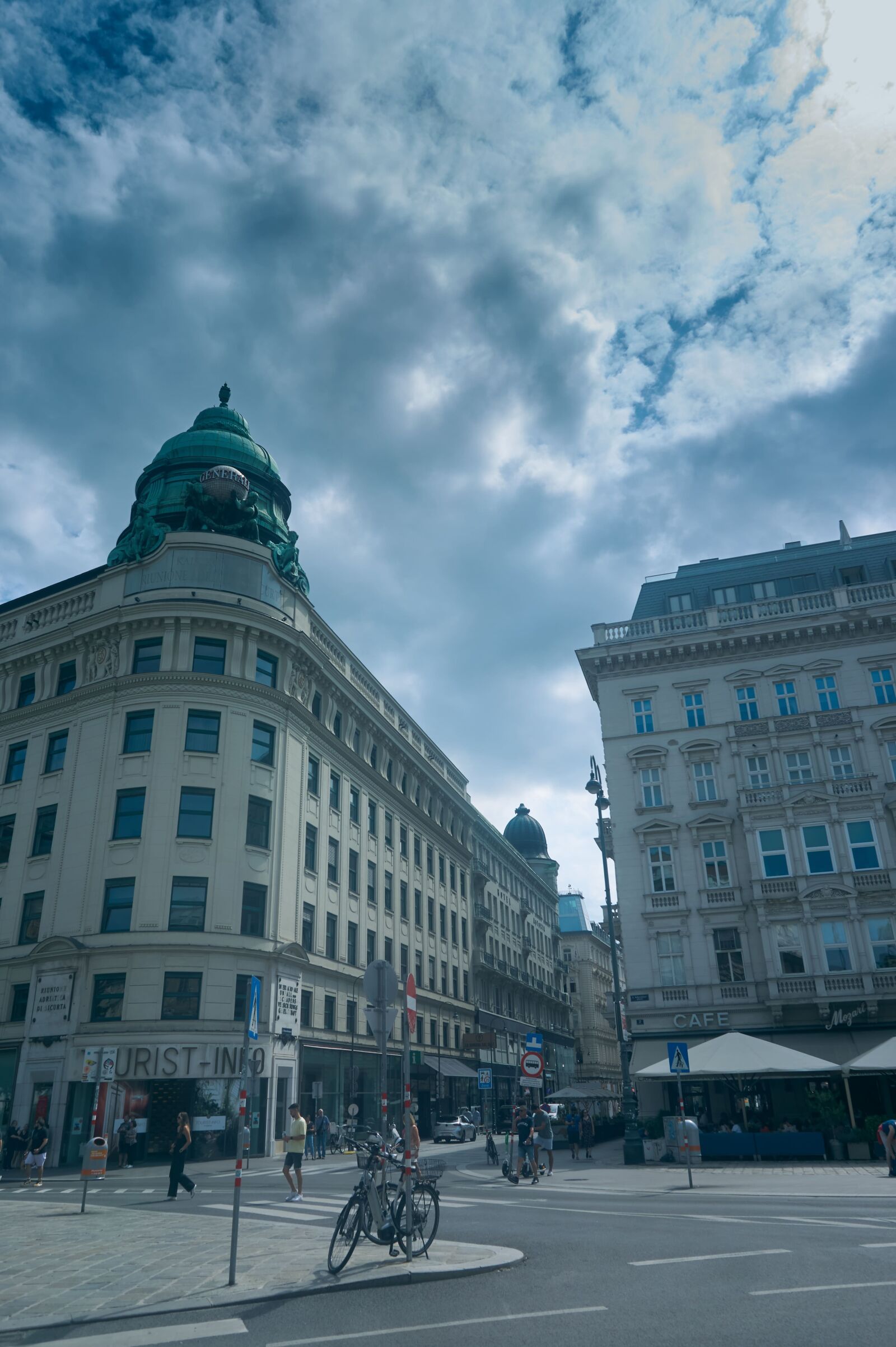 Sony E 16-50mm F3.5-5.6 PZ OSS sample photo