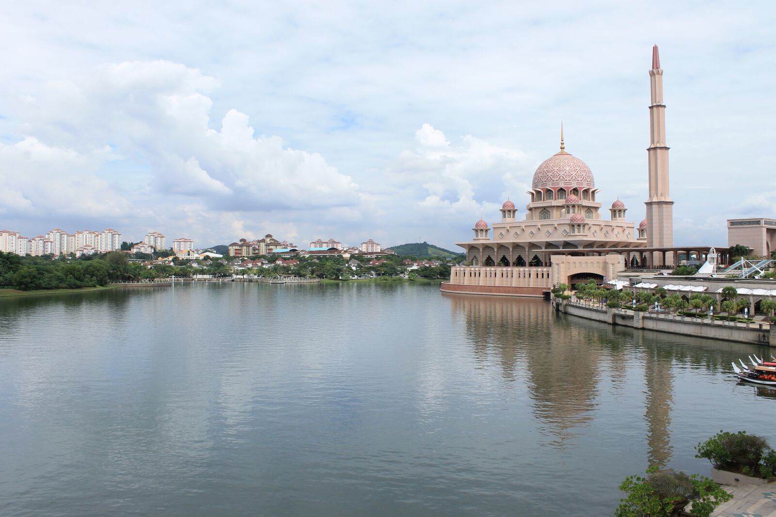 Canon EOS 1100D (EOS Rebel T3 / EOS Kiss X50) sample photo. Mosque, malaysia, islam photography