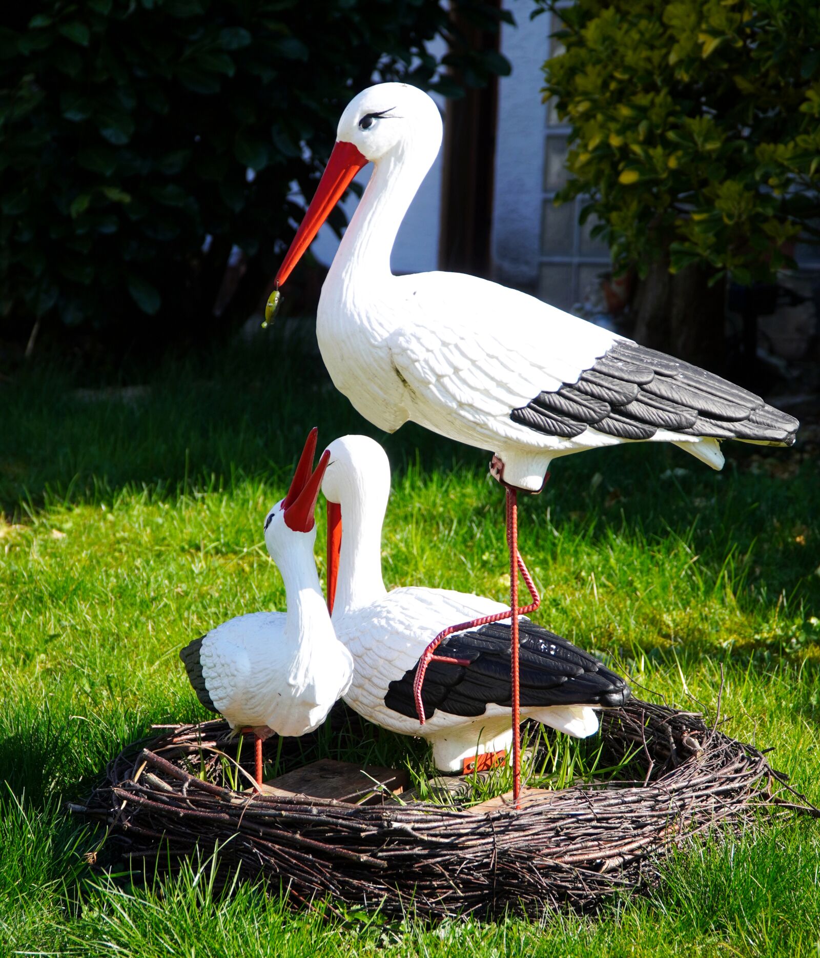 Sony E PZ 18-105mm F4 G OSS sample photo. Figure, sculpture, garden decoration photography
