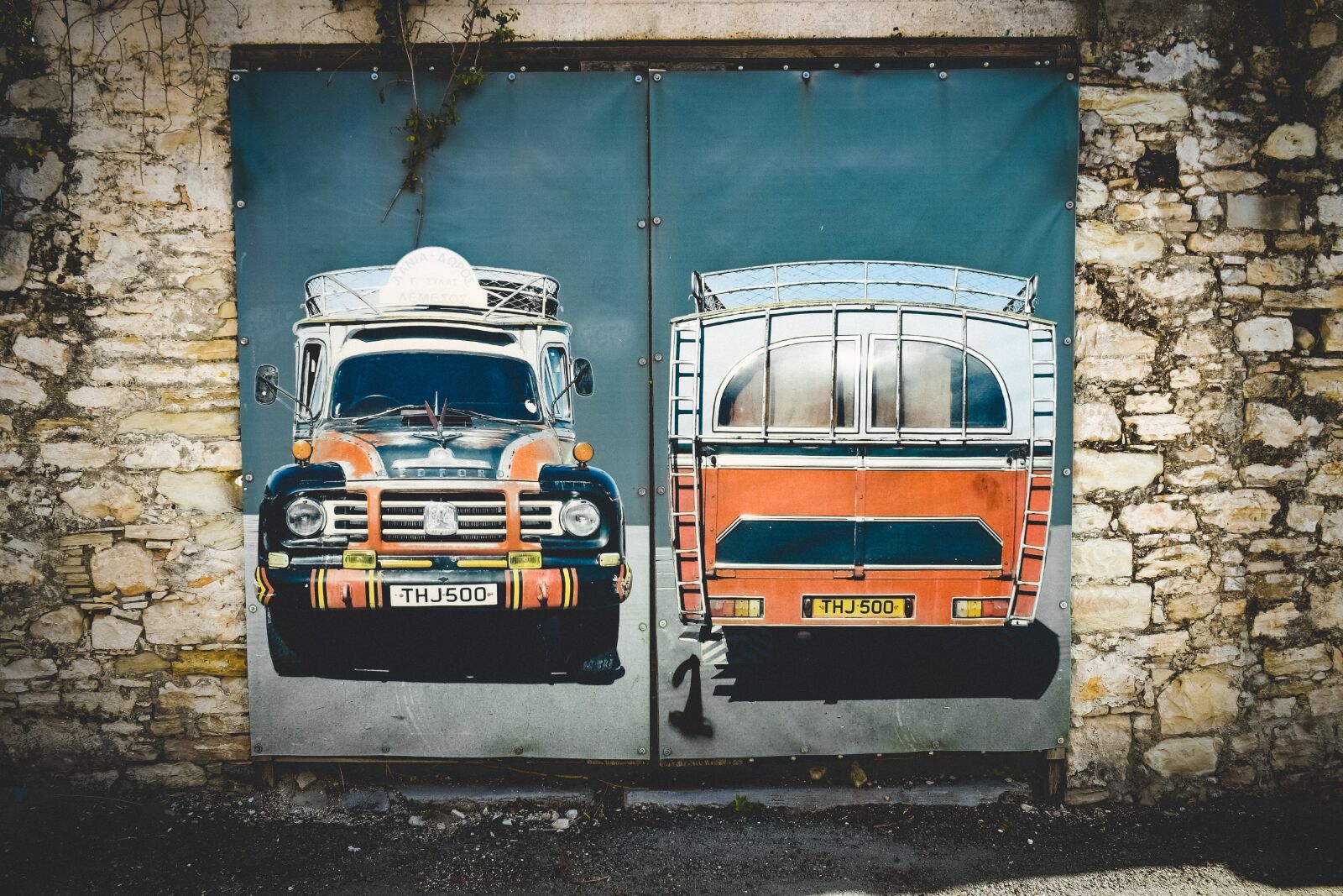 Nikon D3300 sample photo. Door, metallic, old photography