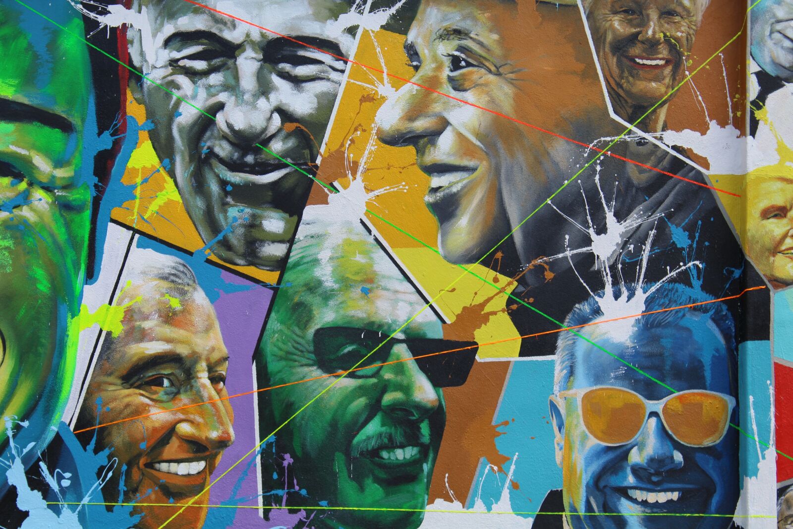 Canon EOS 1200D (EOS Rebel T5 / EOS Kiss X70 / EOS Hi) sample photo. Murals, faces, lecco photography