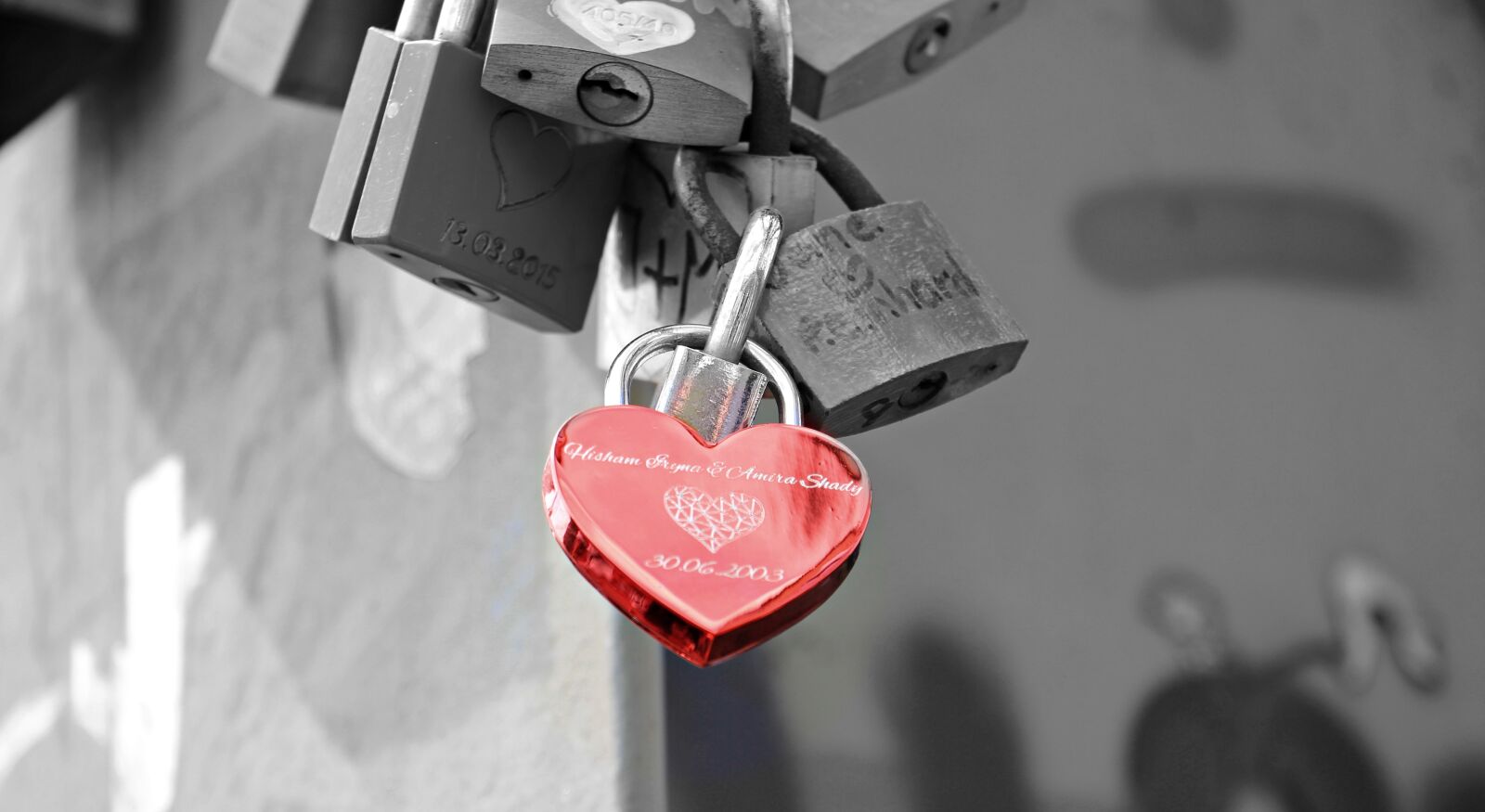 Canon EOS 550D (EOS Rebel T2i / EOS Kiss X4) sample photo. Love castle, hohenzollern bridge photography
