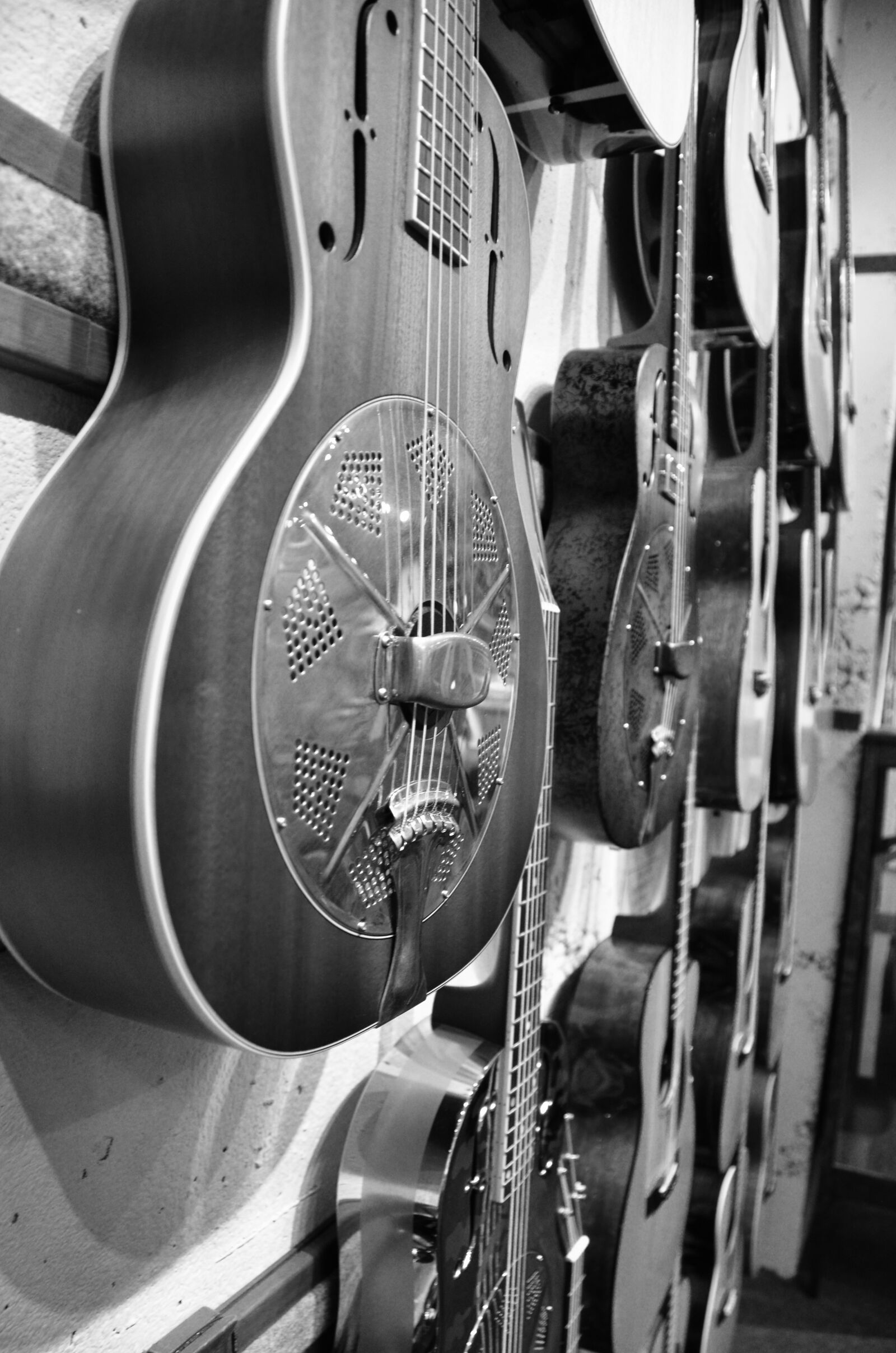 Nikon D7000 sample photo. Guitars, former, electrical photography