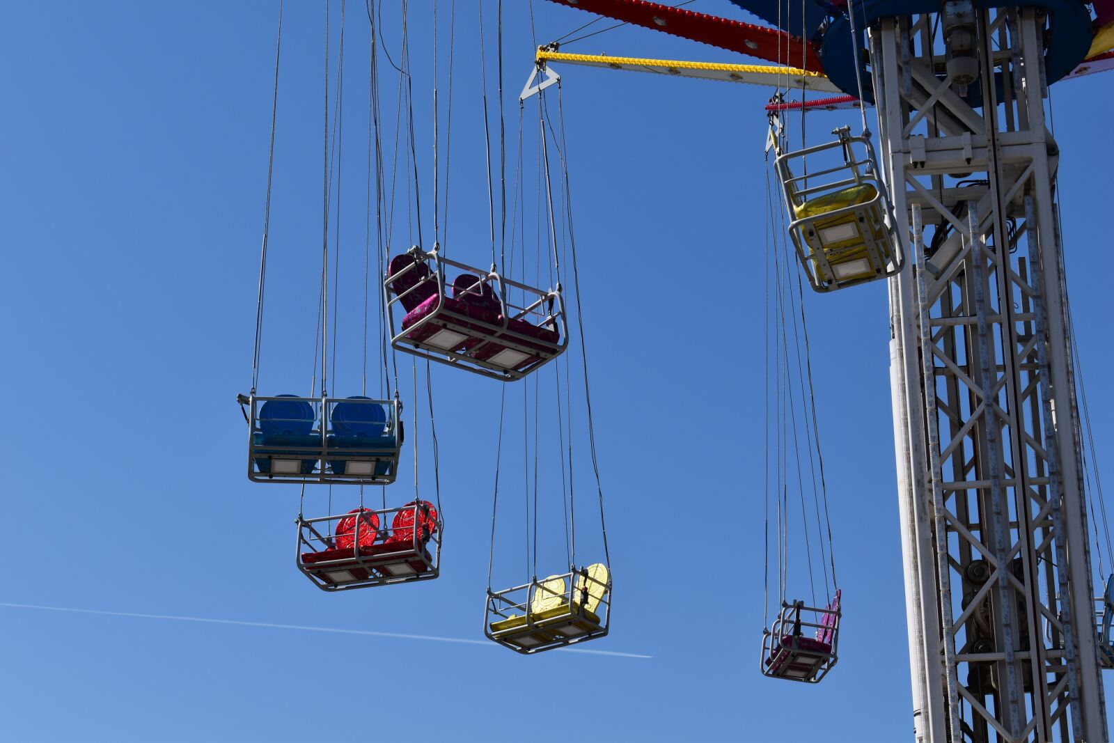 Nikon D3500 sample photo. Funfair, women, carousel photography