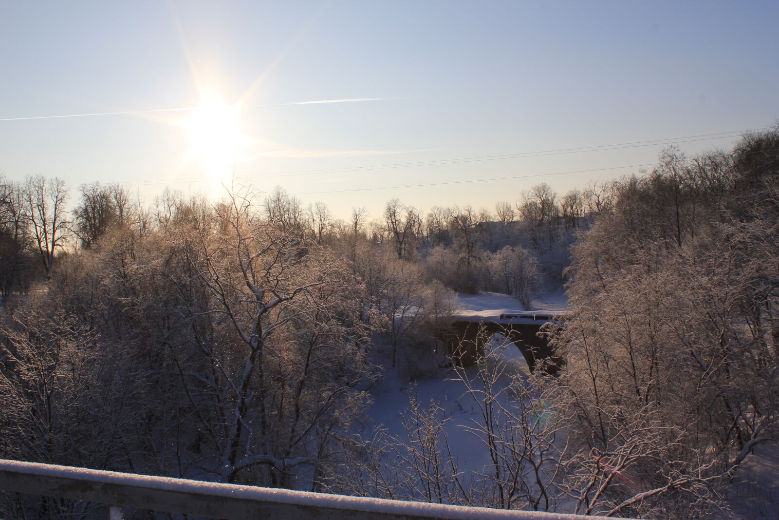 Canon EOS 550D (EOS Rebel T2i / EOS Kiss X4) sample photo. Bridge, winter morning, winter photography