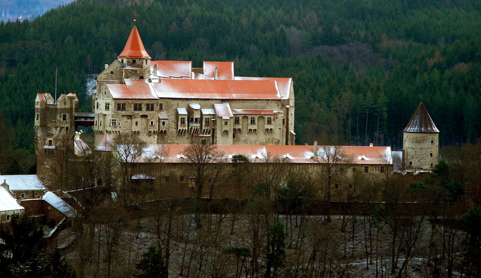 Nikon Coolpix P7000 sample photo. Castle, old building, monument photography