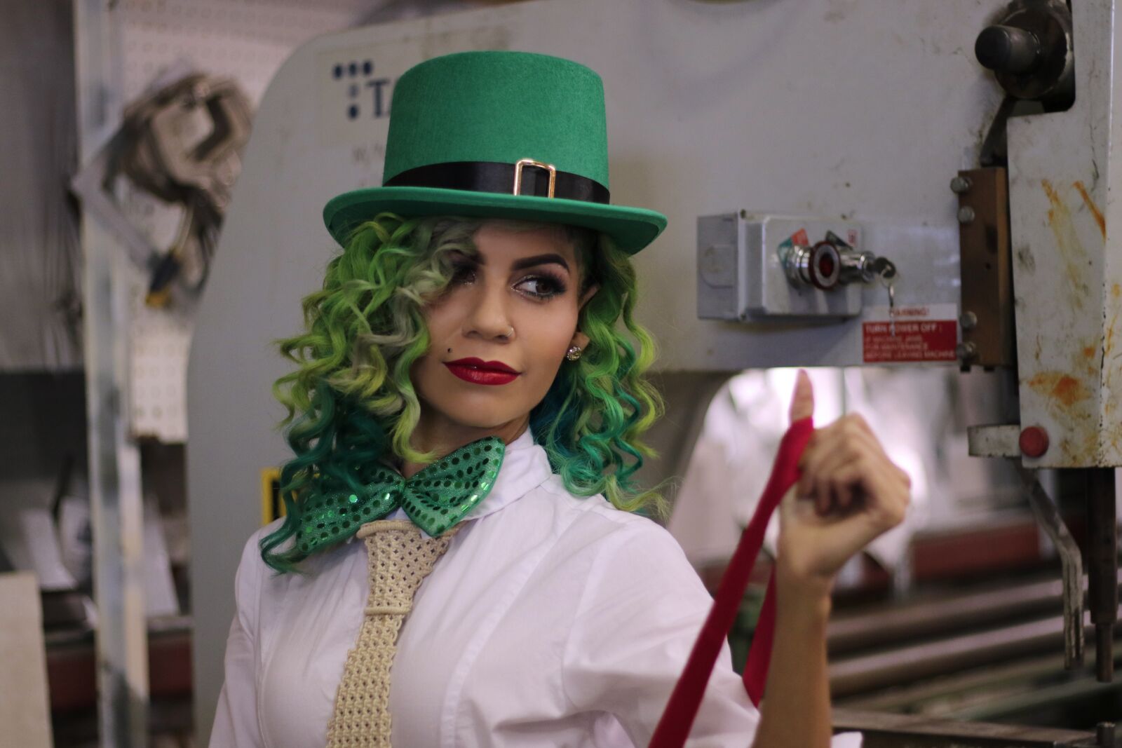 Canon EOS 7D Mark II sample photo. Top hat, green, green photography