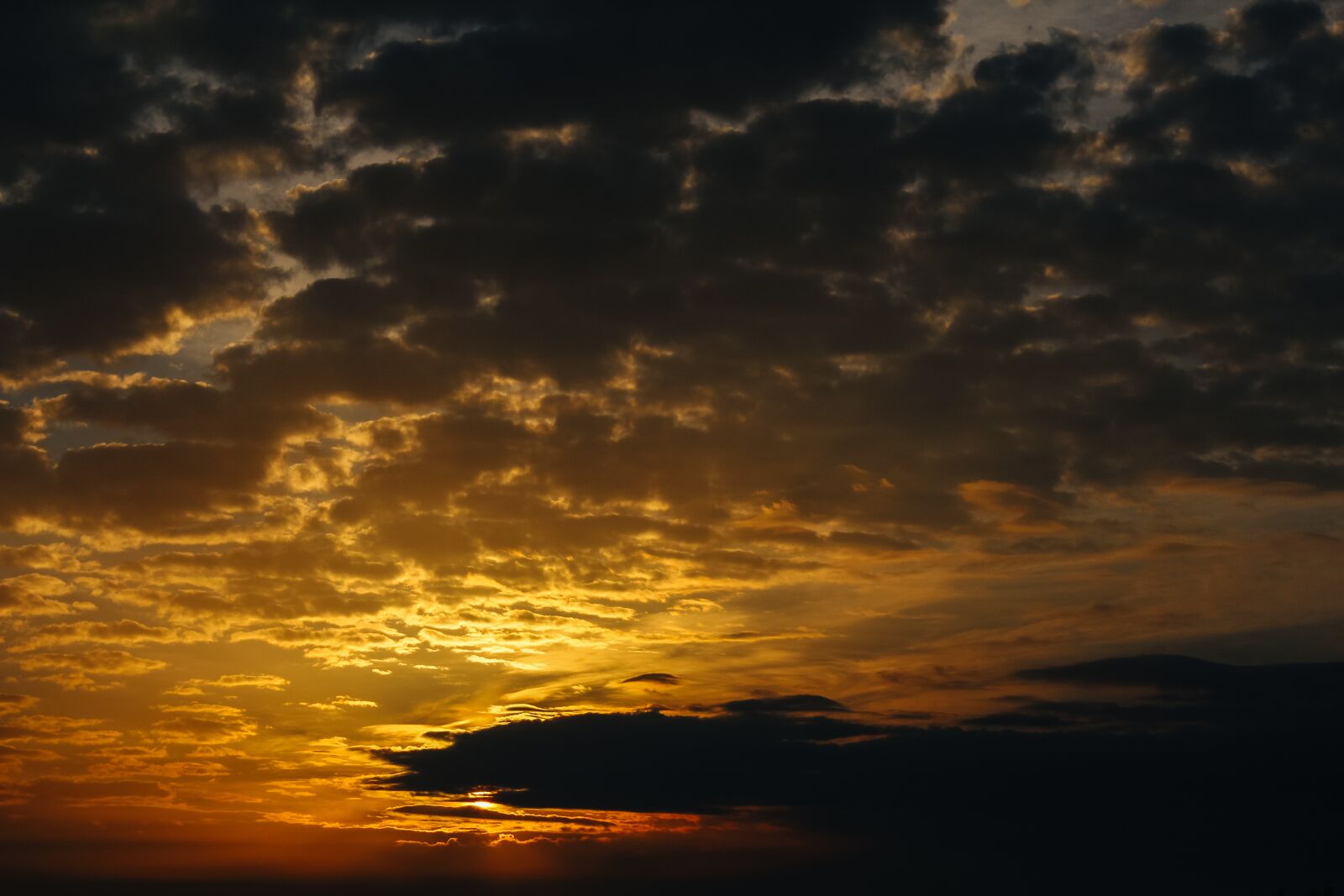 Canon EOS 600D (Rebel EOS T3i / EOS Kiss X5) sample photo. Heaven, cloud, sunrise photography