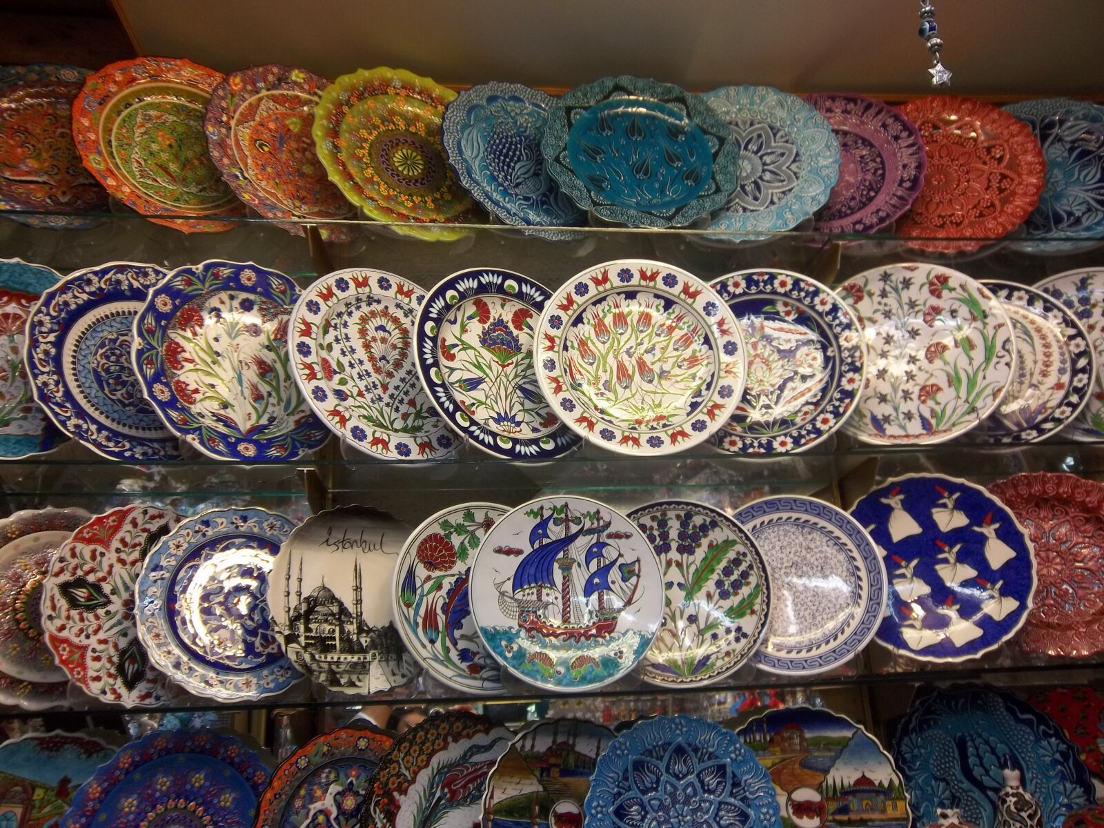 Kodak EASYSHARE M575 DIGITAL CAMERA sample photo. Ornamental plates, gifts, istanbul photography