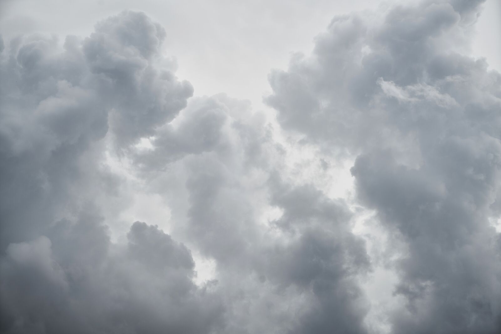 Sony a7R II sample photo. Cloud, rain, grey photography