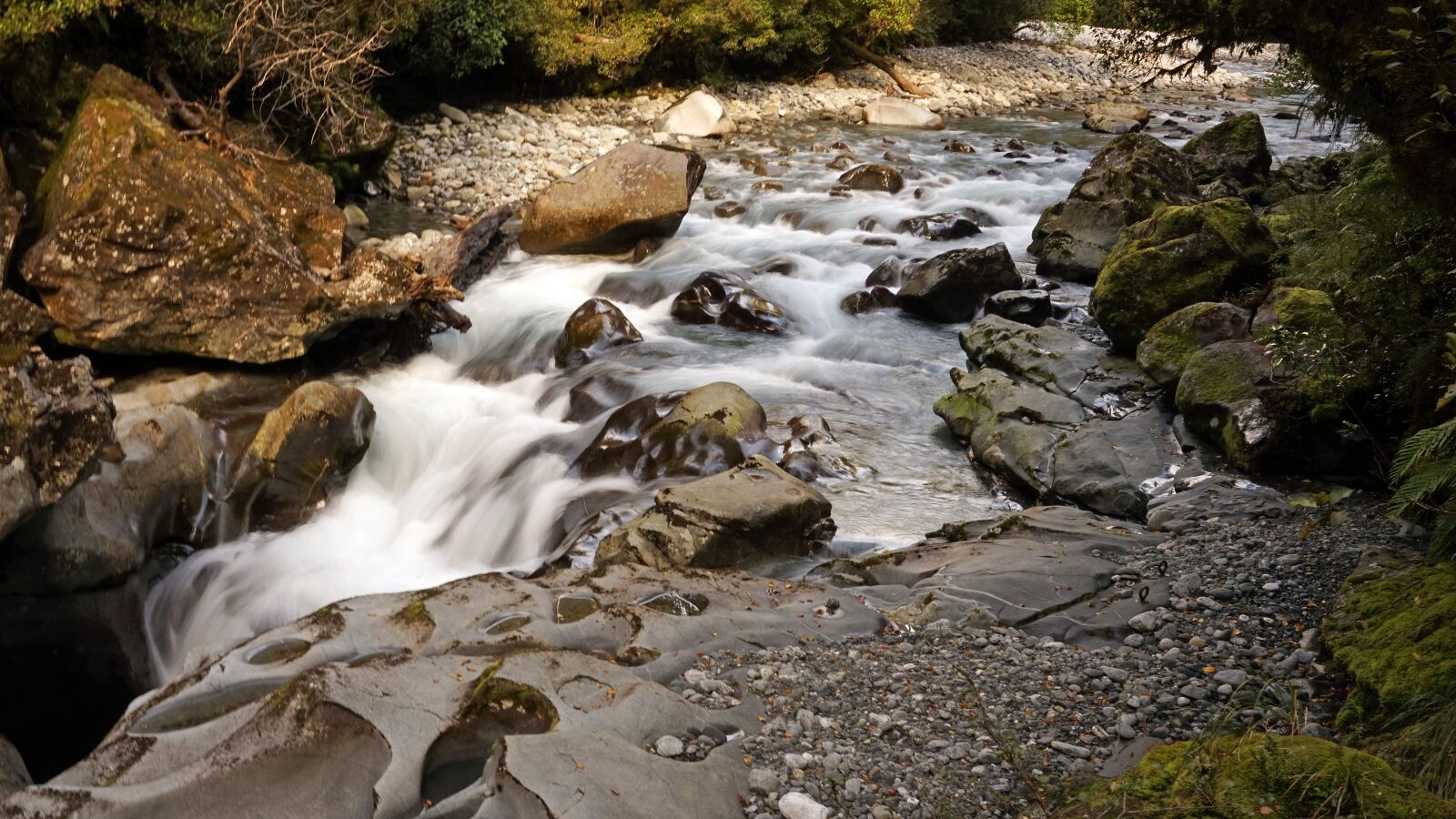 Sony a7 + Sony FE 24-240mm F3.5-6.3 OSS sample photo. Mountain stream, bach, torrent photography