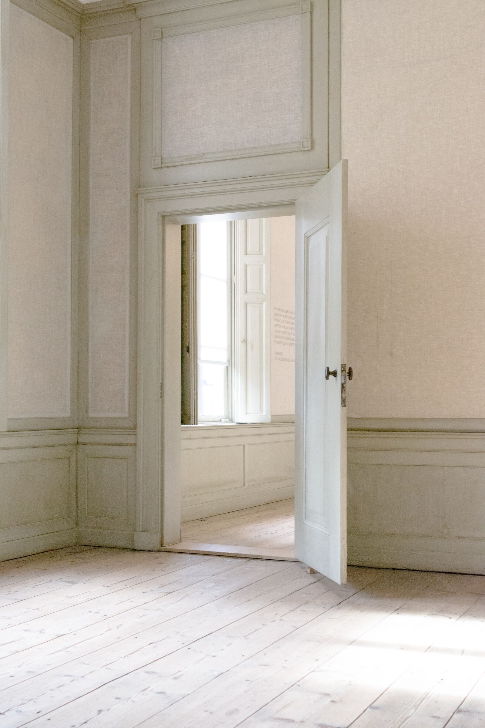 Nikon D5200 sample photo. Indoors, door, house photography