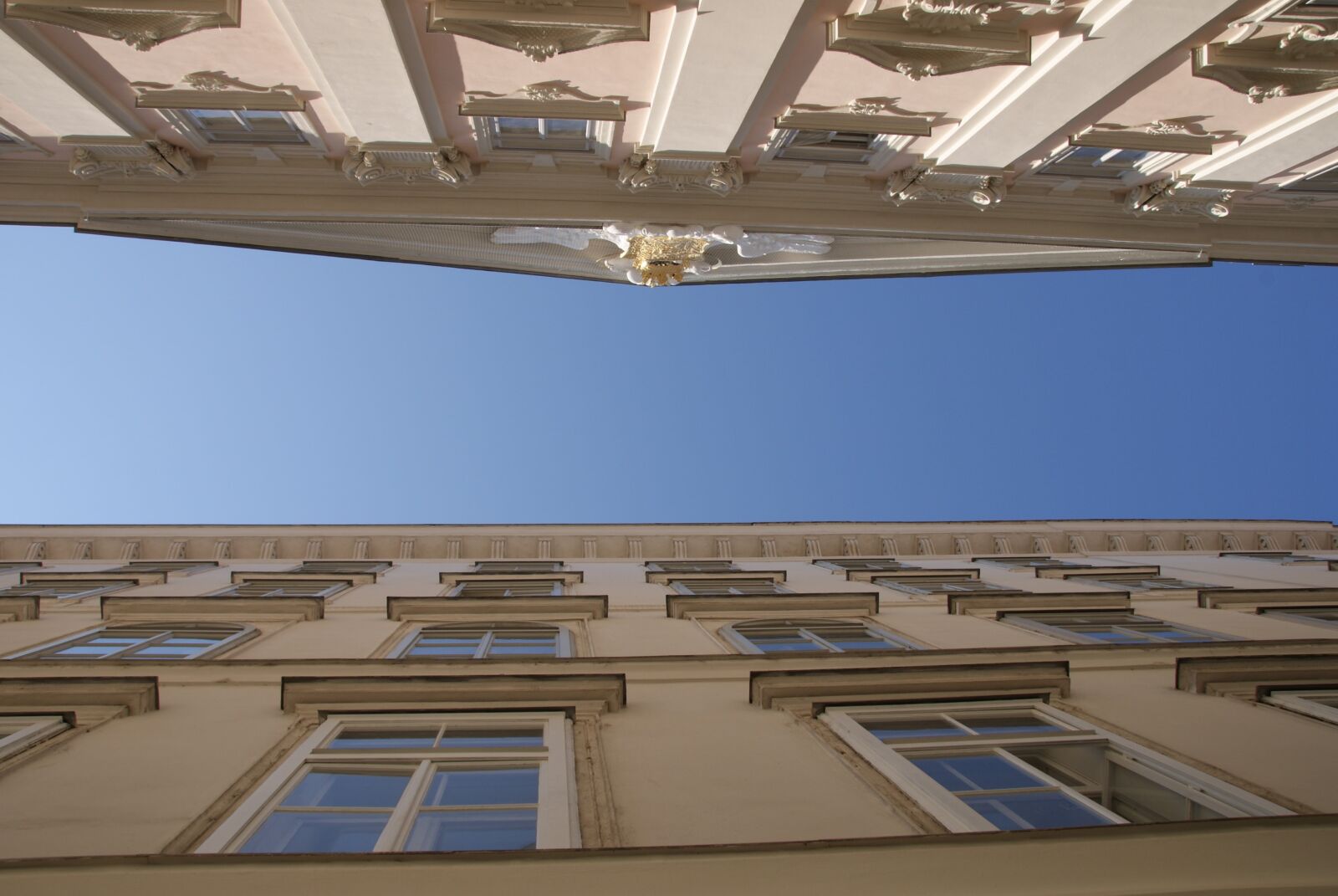 Sony Alpha DSLR-A230 sample photo. Architecture, european, building photography