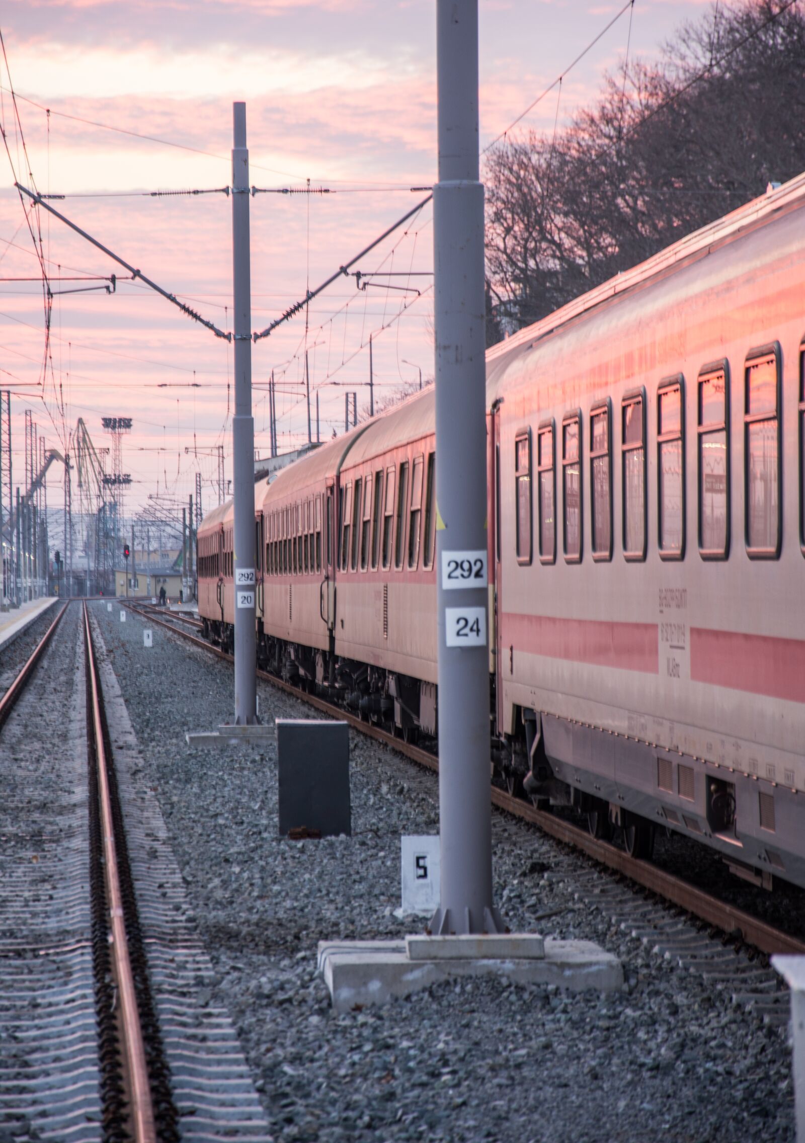 Nikon D7200 sample photo. Train, train station, travel photography