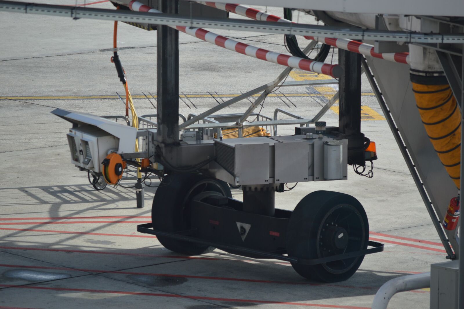 Nikon D3200 sample photo. Airport, plane, terminal photography