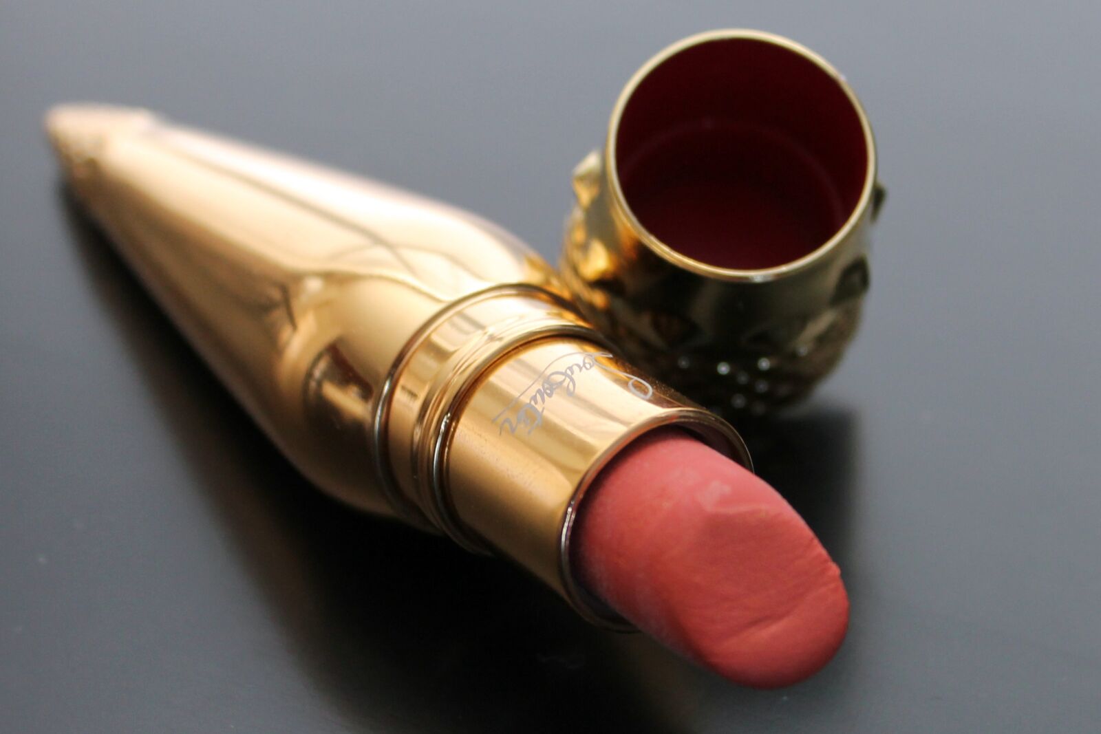 Canon EOS 1100D (EOS Rebel T3 / EOS Kiss X50) sample photo. Luxury, louboutin, cosmetics photography