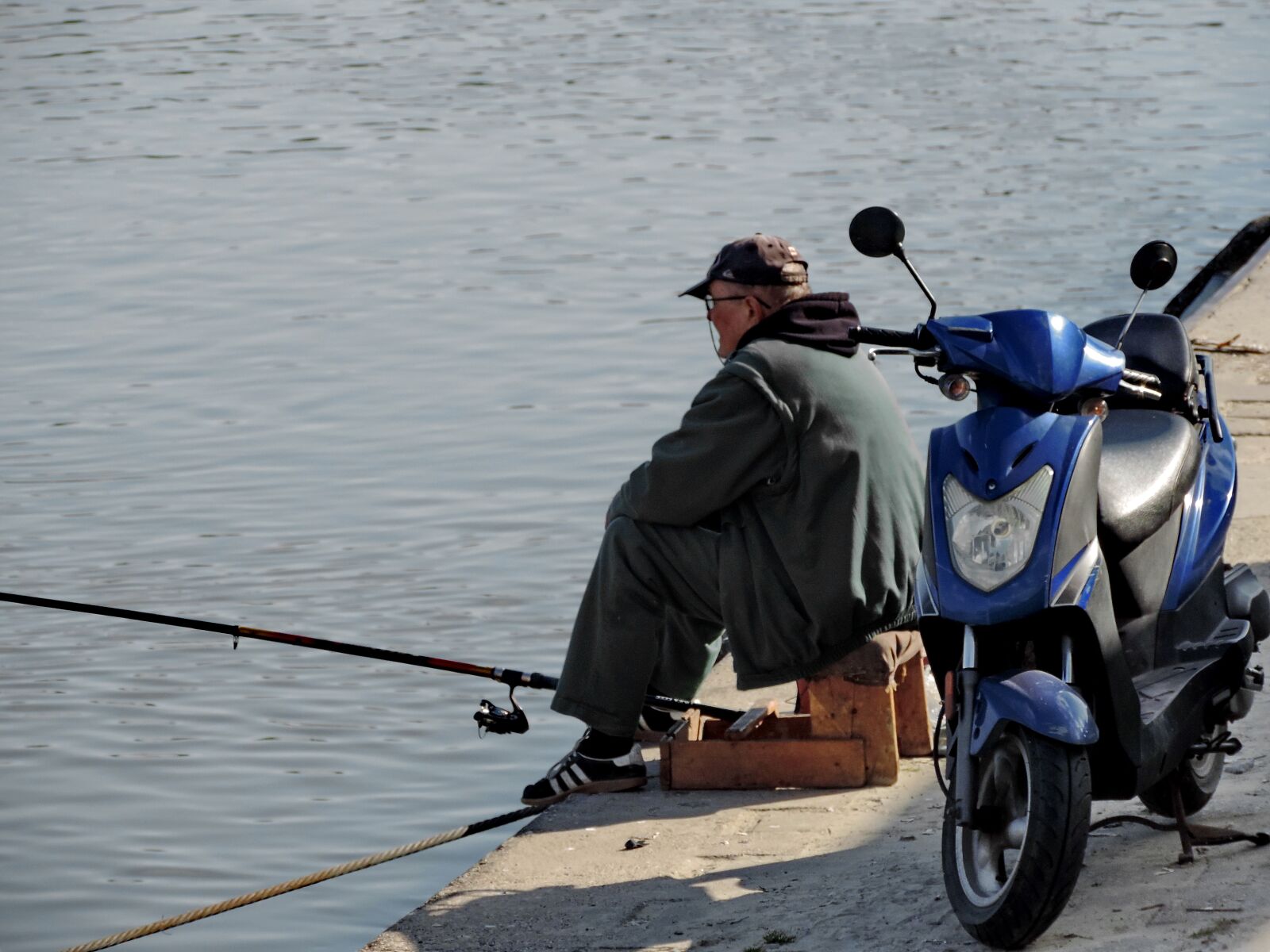 Nikon Coolpix P520 sample photo. Coast, fishing, fishing gear photography