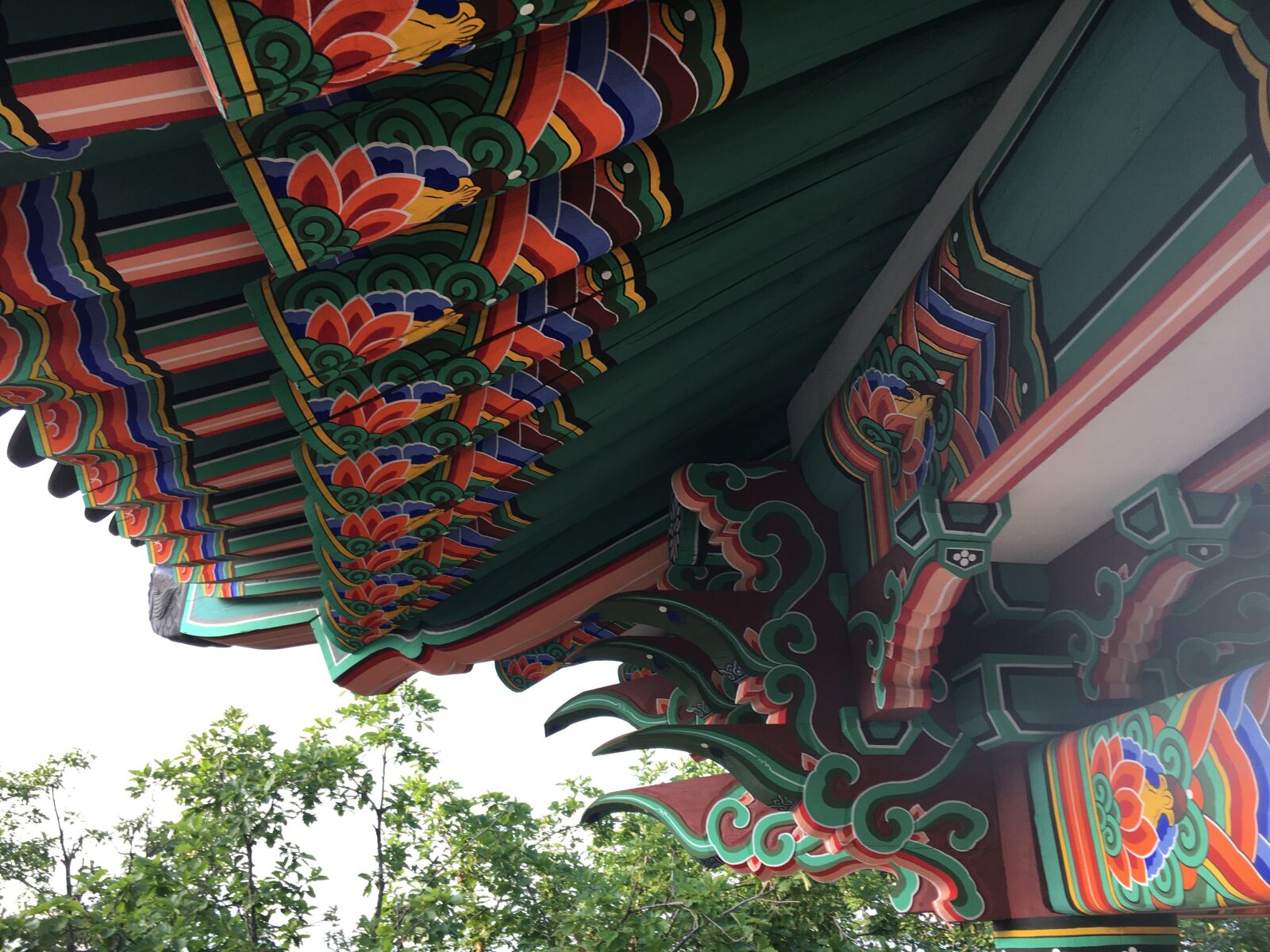 iPhone 6s back camera 4.15mm f/2.2 sample photo. Daenammun, dancheong, korea photography