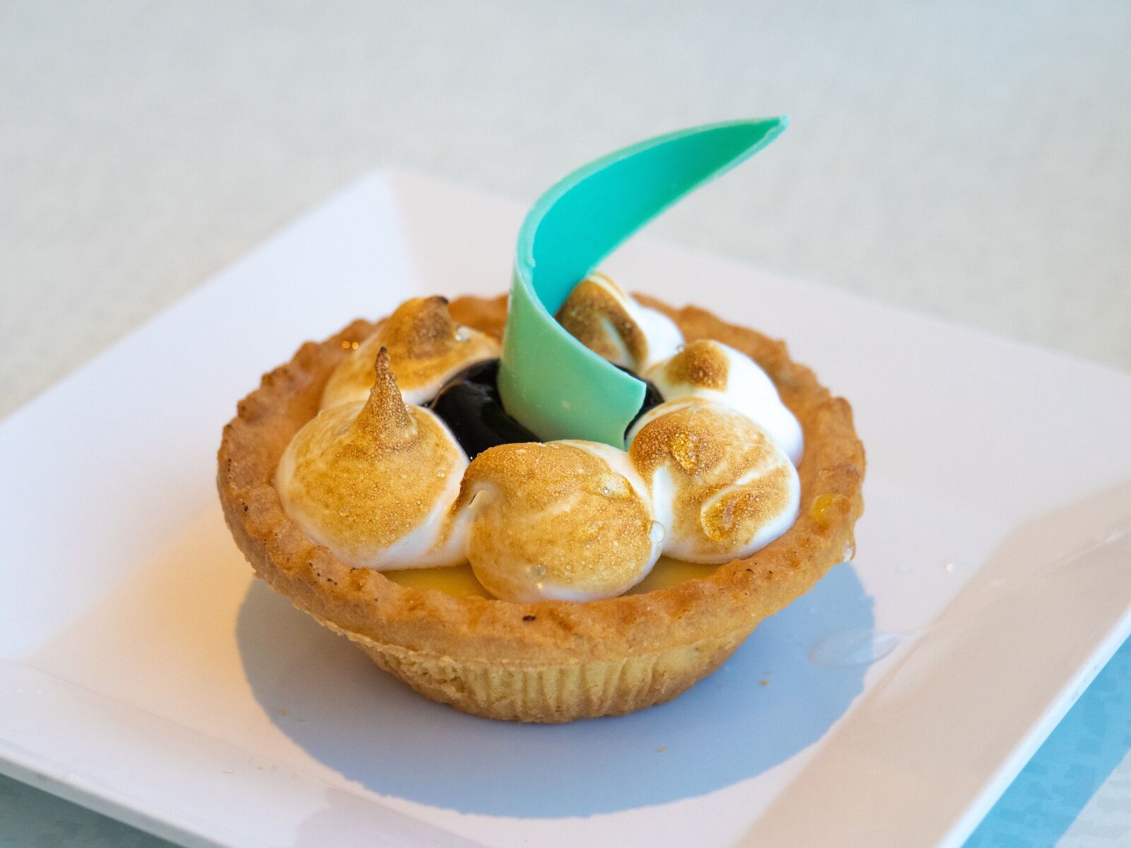 Olympus OM-D E-M1 Mark II sample photo. Dessert, chocolate, tart photography