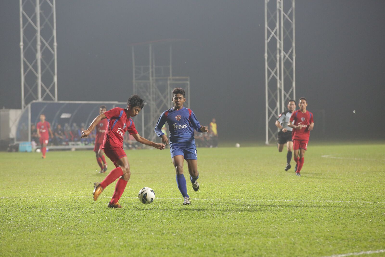 Canon EOS 5D Mark III sample photo. Stadium, football, game photography