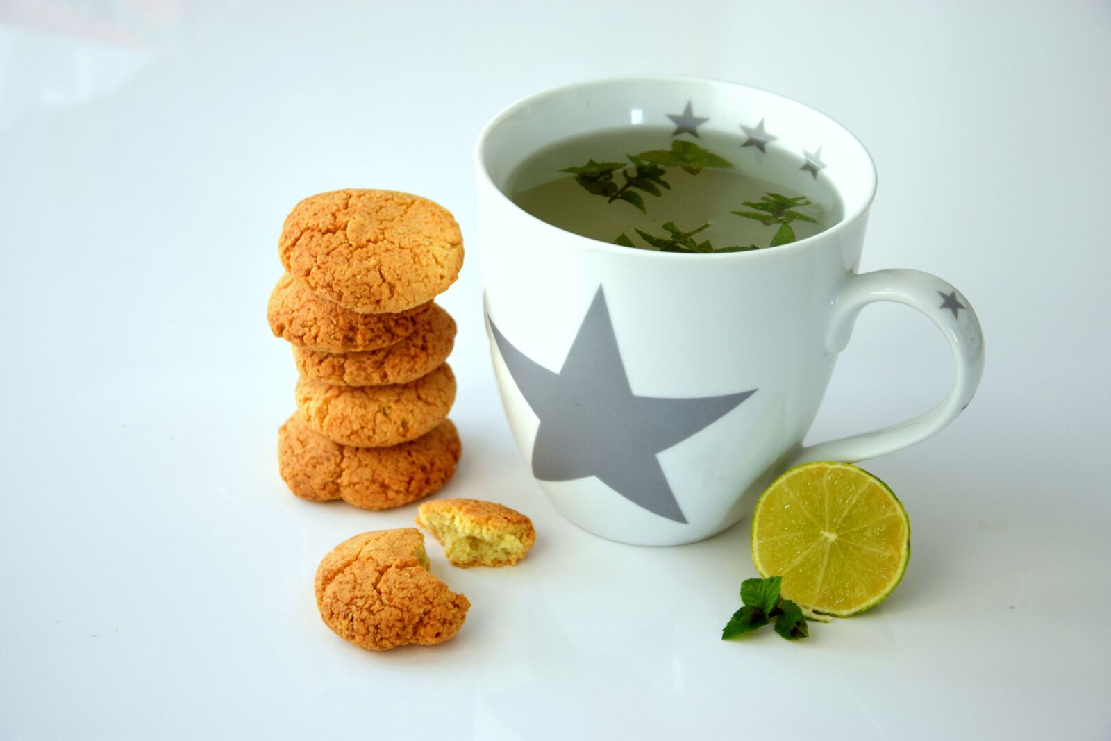 Nikon D3300 sample photo. Tea, cookies, food photography
