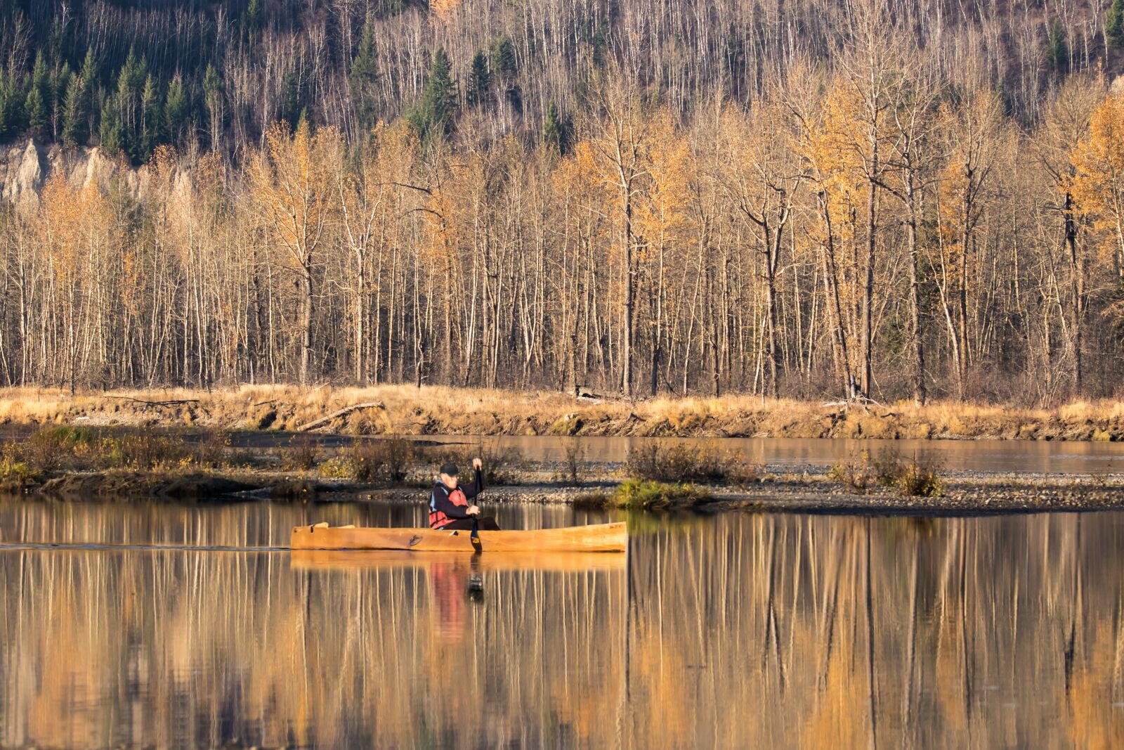 Canon EOS 7D Mark II sample photo. Canoe, river, fall photography