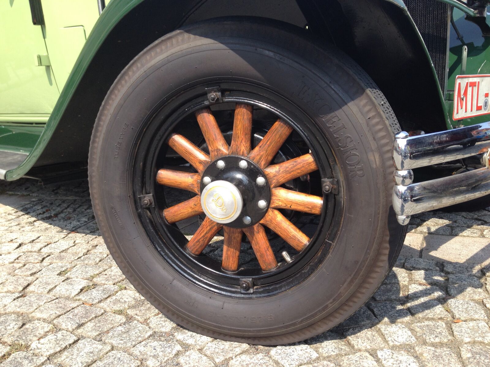 Apple iPhone 4S sample photo. Car, oldtimer, motor vehicles photography