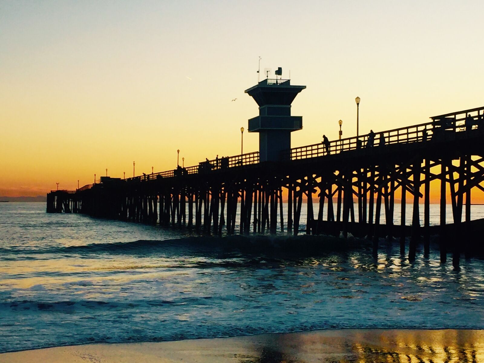 iPhone 6 back camera 4.15mm f/2.2 sample photo. Seal beach, sunrise, pier photography