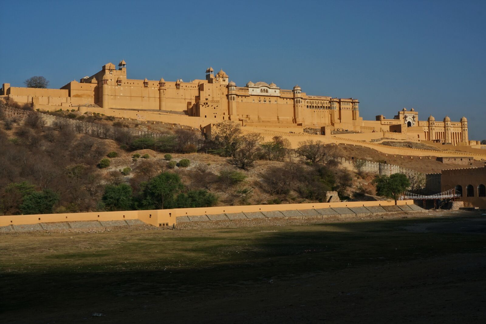 Sony a6000 + Sony E 18-55mm F3.5-5.6 OSS sample photo. Amber fort, jaipur, architecture photography