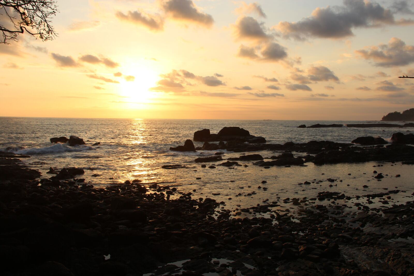 Canon EF-S 18-135mm F3.5-5.6 IS sample photo. Costa rica, america, sunset photography