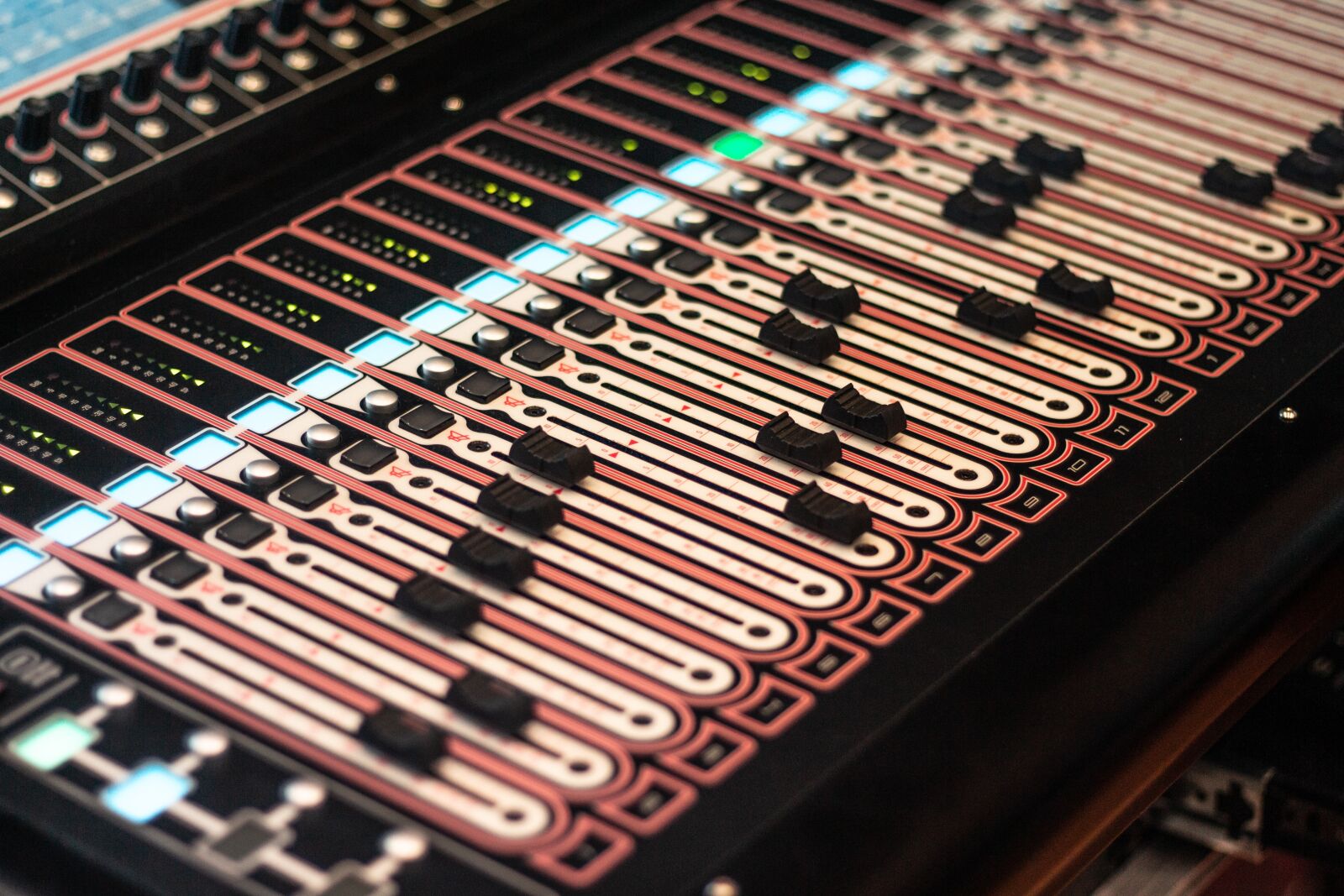 Canon EOS 700D (EOS Rebel T5i / EOS Kiss X7i) sample photo. Fader, audio mixer, console photography