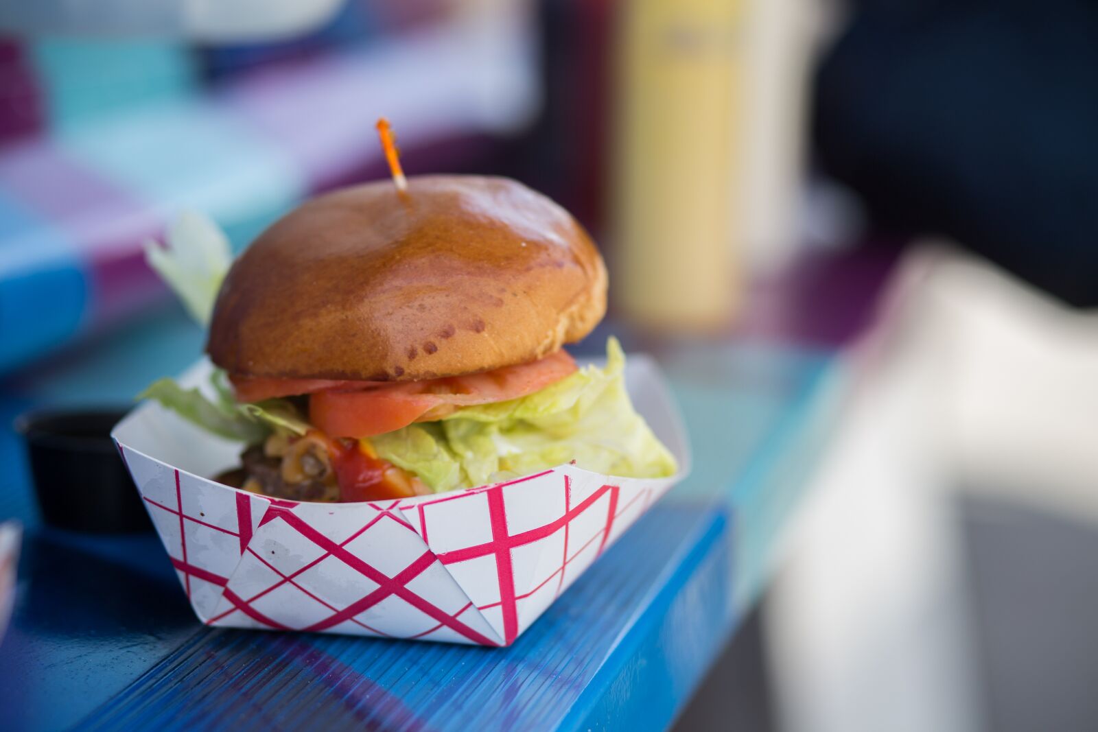 Canon EF 85mm F1.8 USM sample photo. Food truck, hamburger, cheeseburger photography