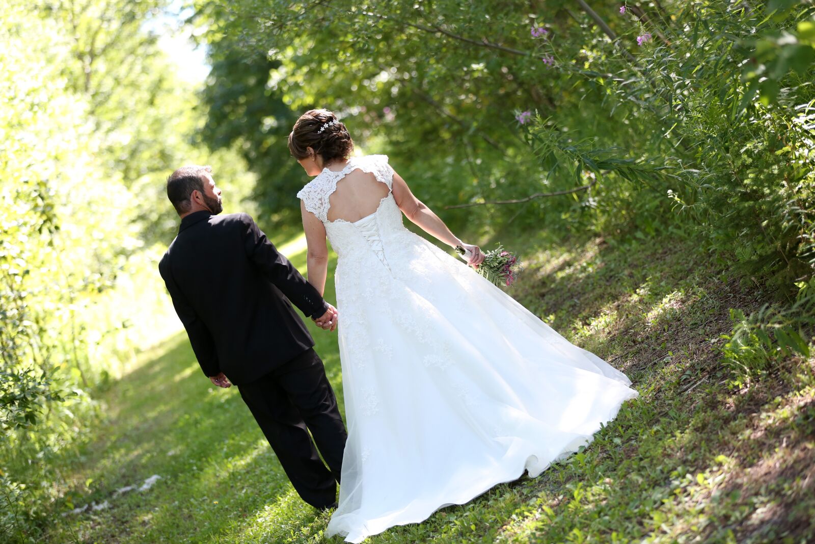 Canon EOS 5D Mark III sample photo. Wedding, bride, groom photography