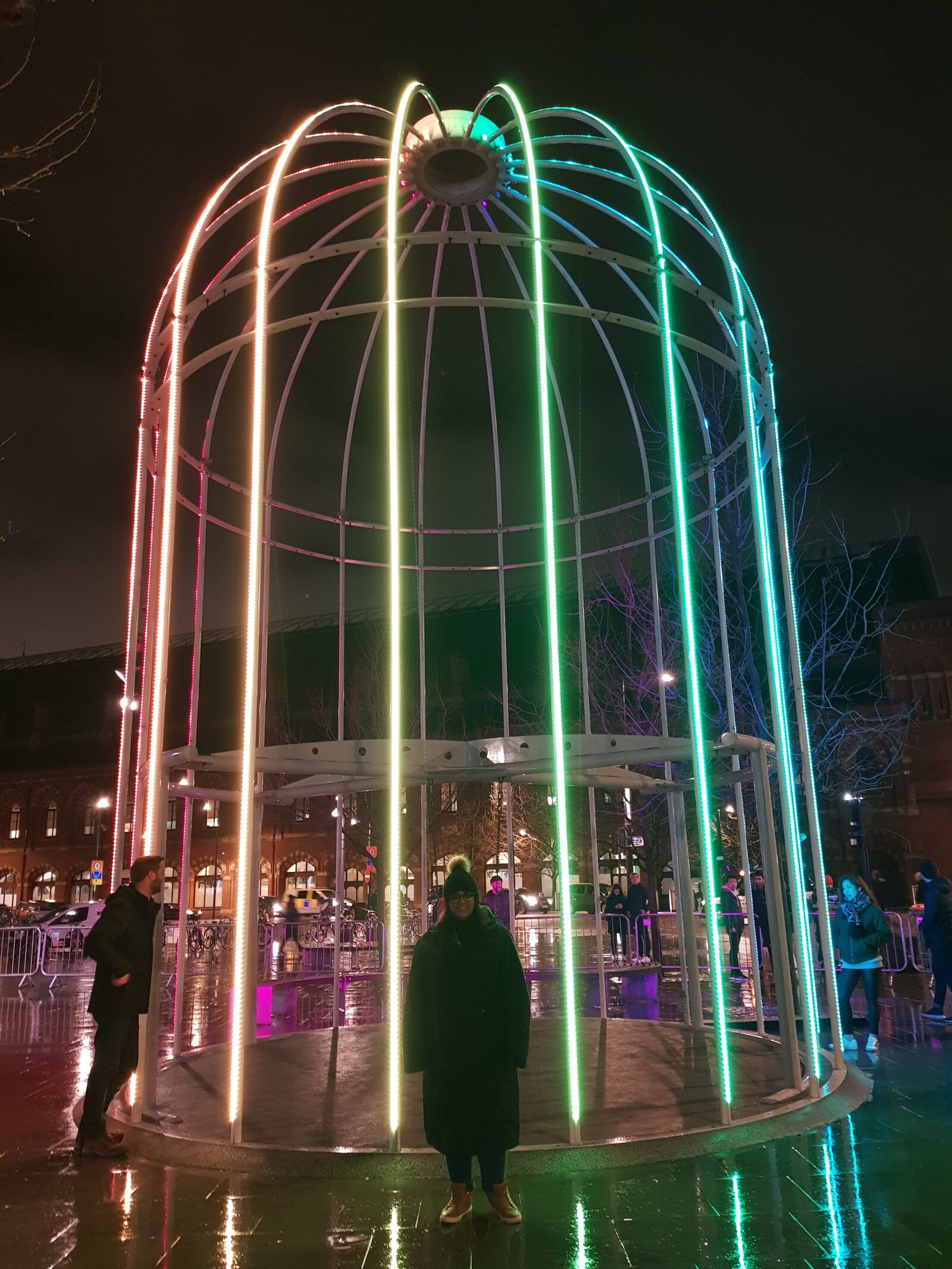 Samsung Galaxy S8 sample photo. Light fantasy, london, birdcage photography
