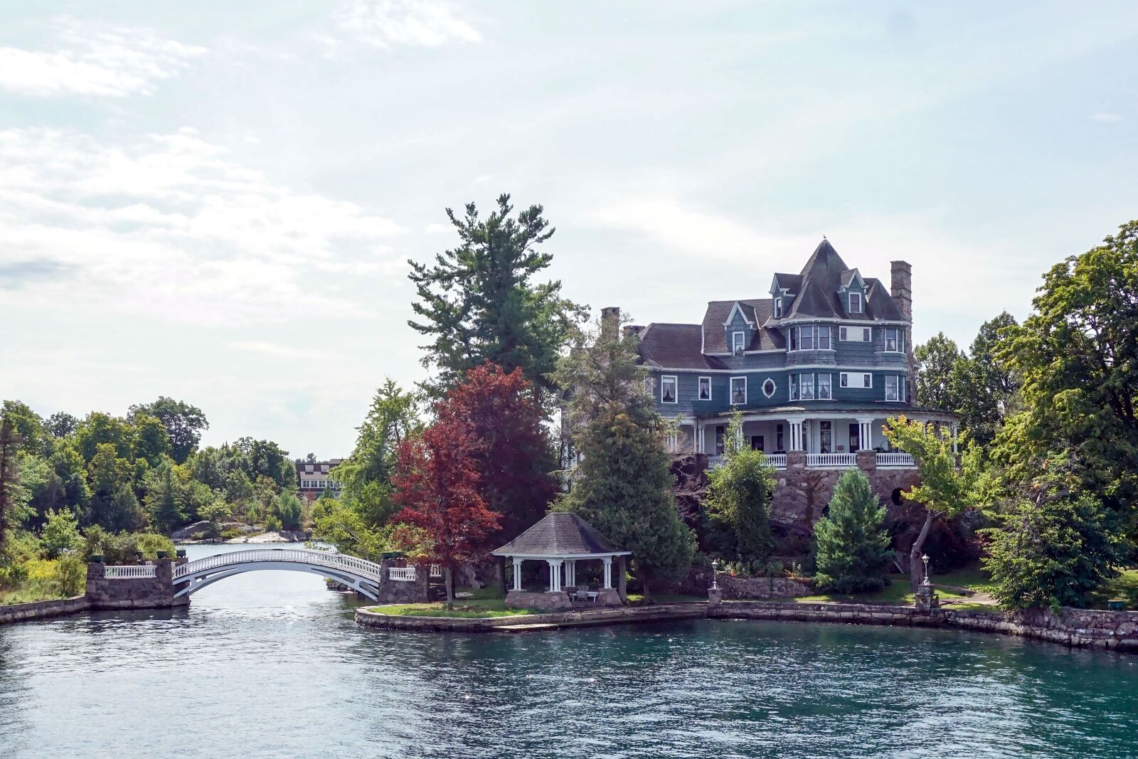 Sony a6300 sample photo. Lake, house, landscape photography