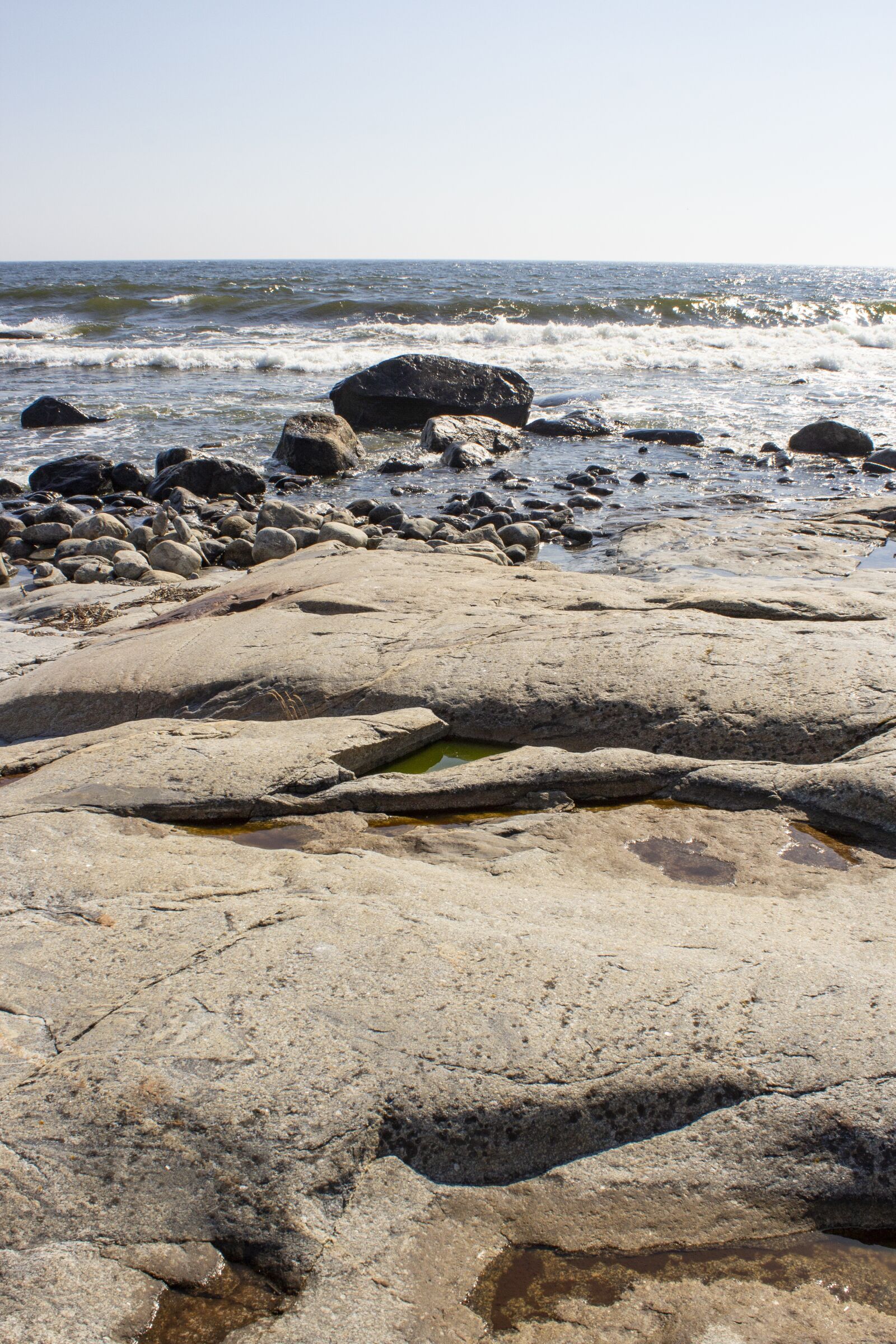 Canon EOS 700D (EOS Rebel T5i / EOS Kiss X7i) sample photo. Cliffs, stones, coastal photography
