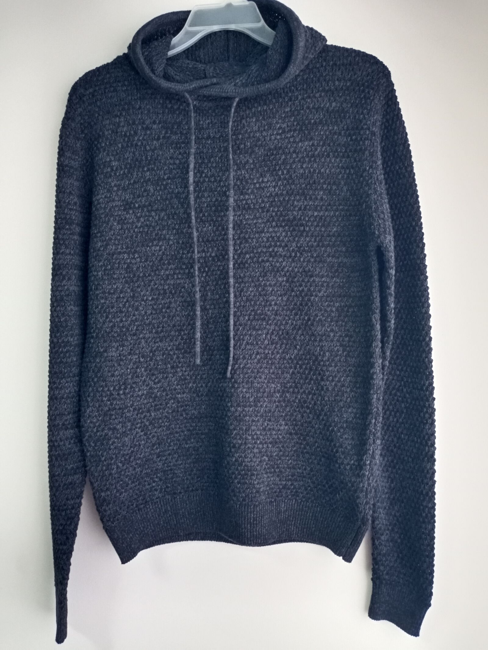 vivo 1907_19 sample photo. Sweater, jaquard, fabric photography