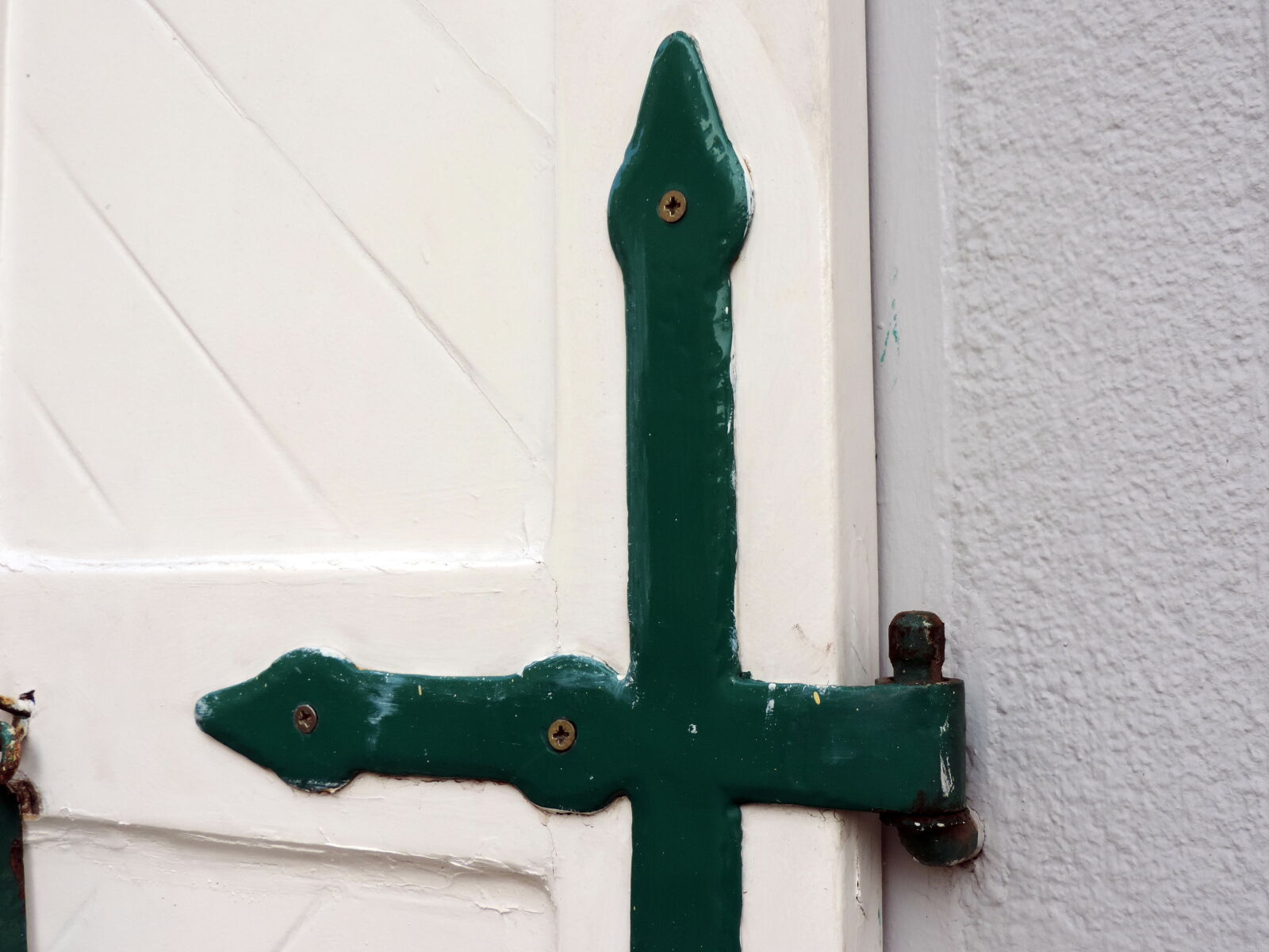 Nikon Coolpix P520 sample photo. Cast iron, green, architecture photography