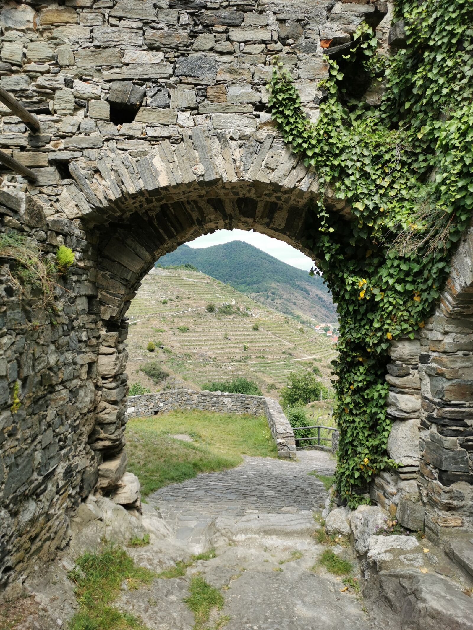 HUAWEI P30 sample photo. Ruin, castle, input photography