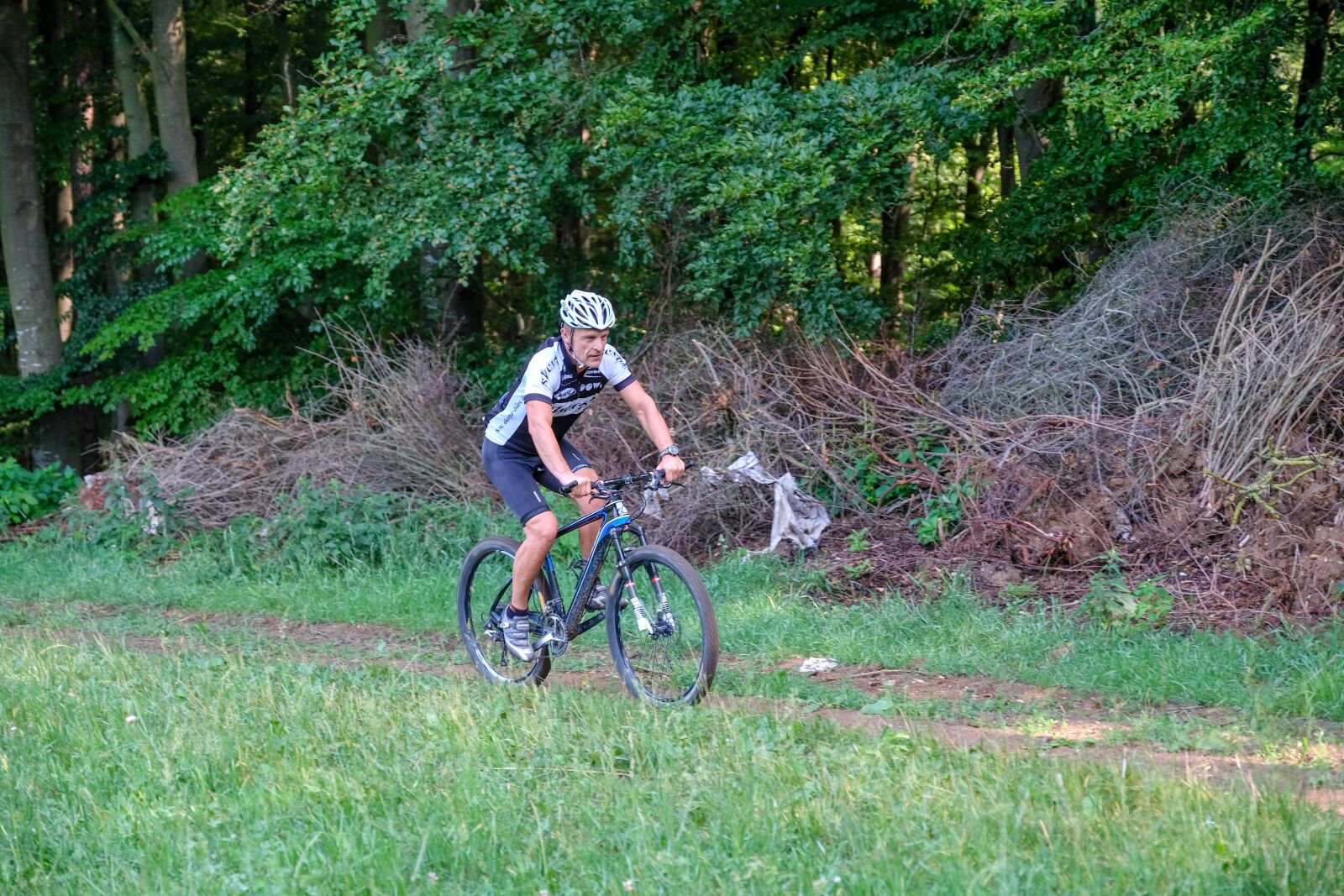 Fujifilm X-T2 sample photo. Mountain bike, fully, mtb photography