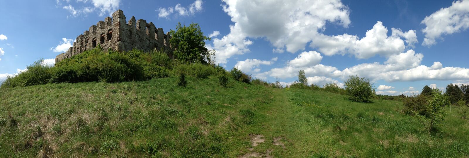 iPhone 5c back camera 4.12mm f/2.4 sample photo. Castle, the ruins of photography