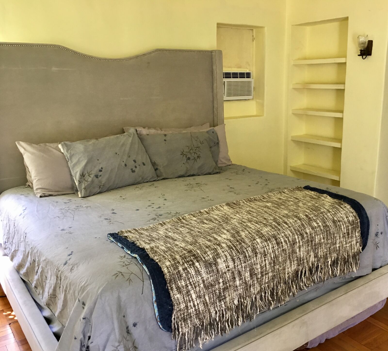 iPhone SE back camera 4.15mm f/2.2 sample photo. Bedroom, home, middle, class photography