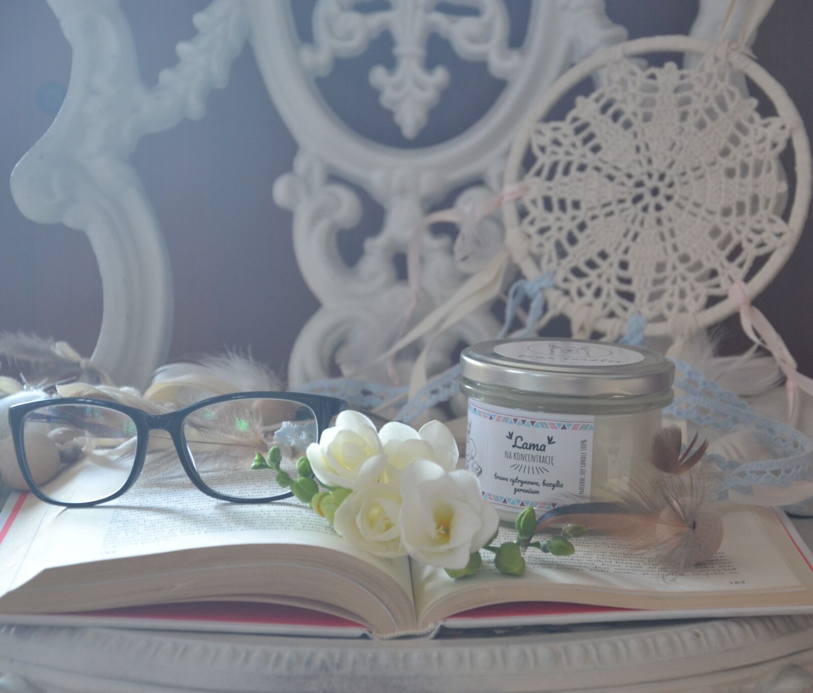 Nikon D3100 sample photo. Candles, flowers, boho photography