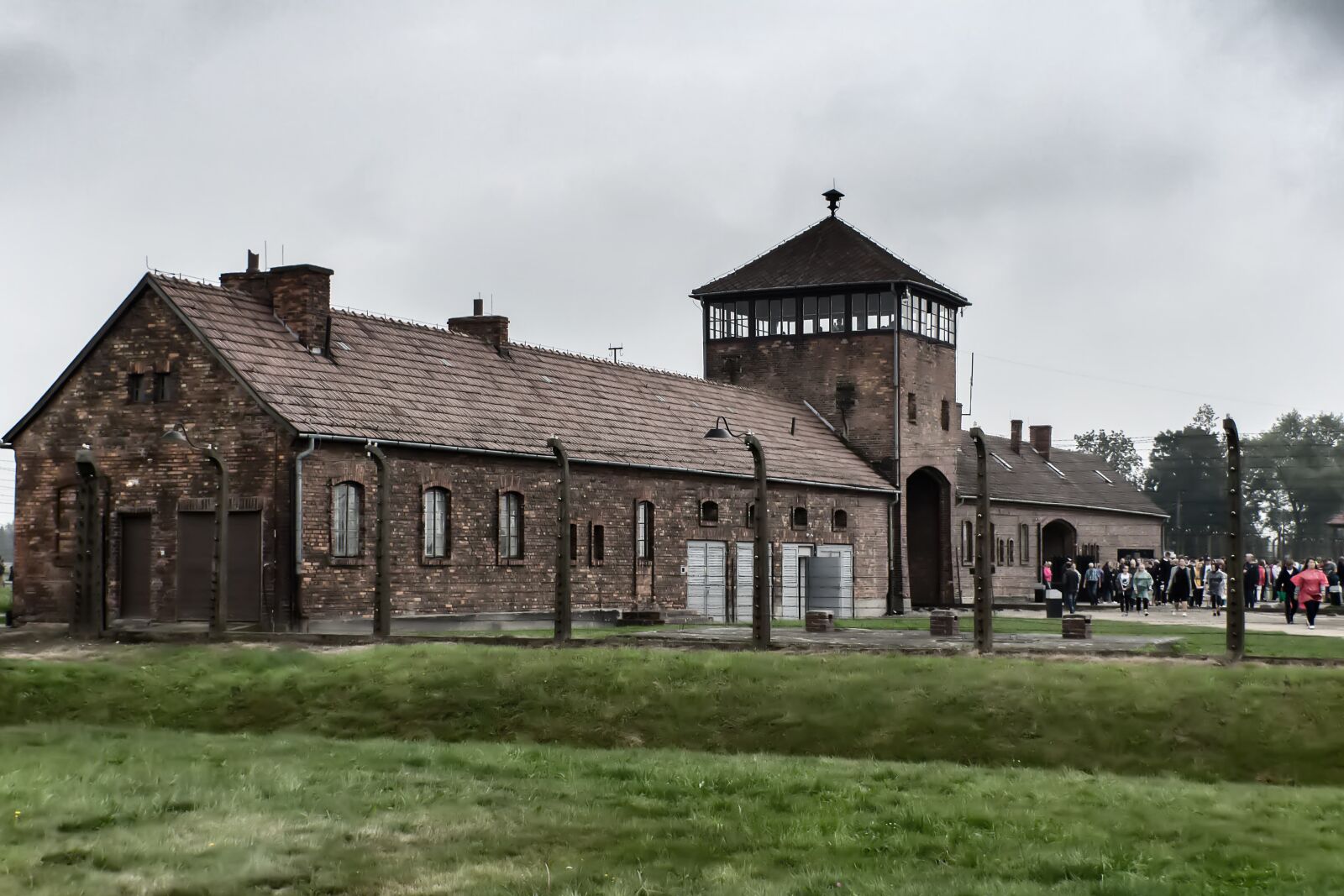 Canon EOS 600D (Rebel EOS T3i / EOS Kiss X5) sample photo. Auschwitz 2, brezinka, auschwitz photography