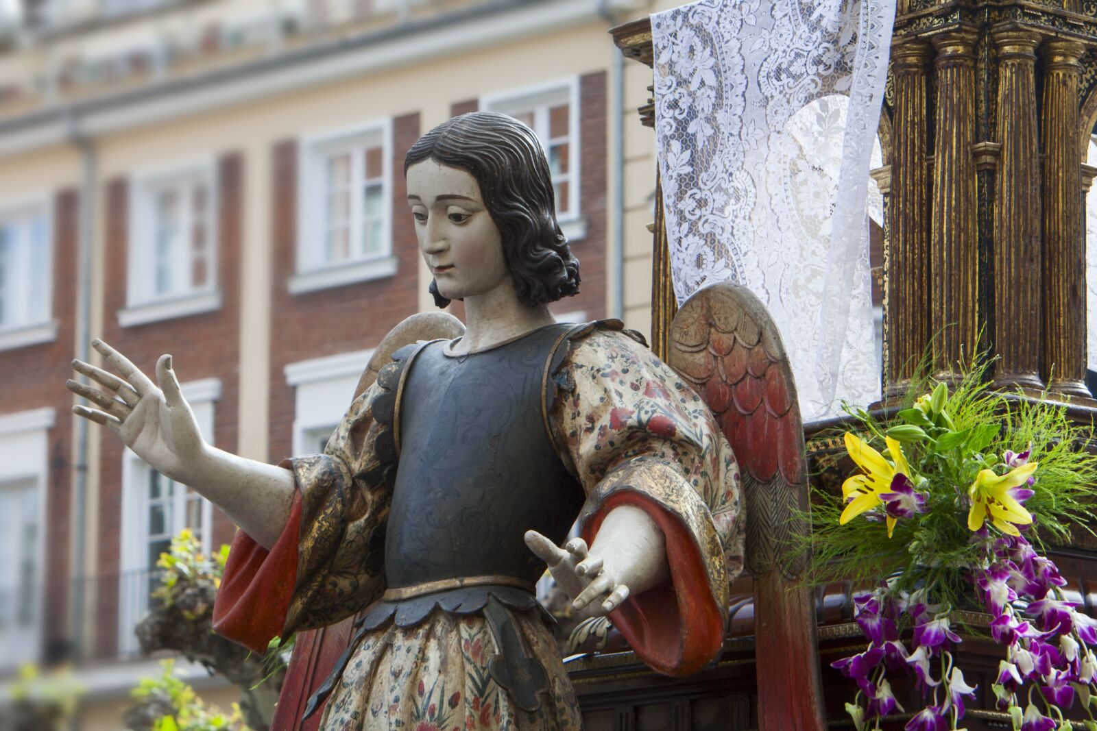 Canon EOS 350D (EOS Digital Rebel XT / EOS Kiss Digital N) sample photo. Sculpture, polychrome wood, figure photography