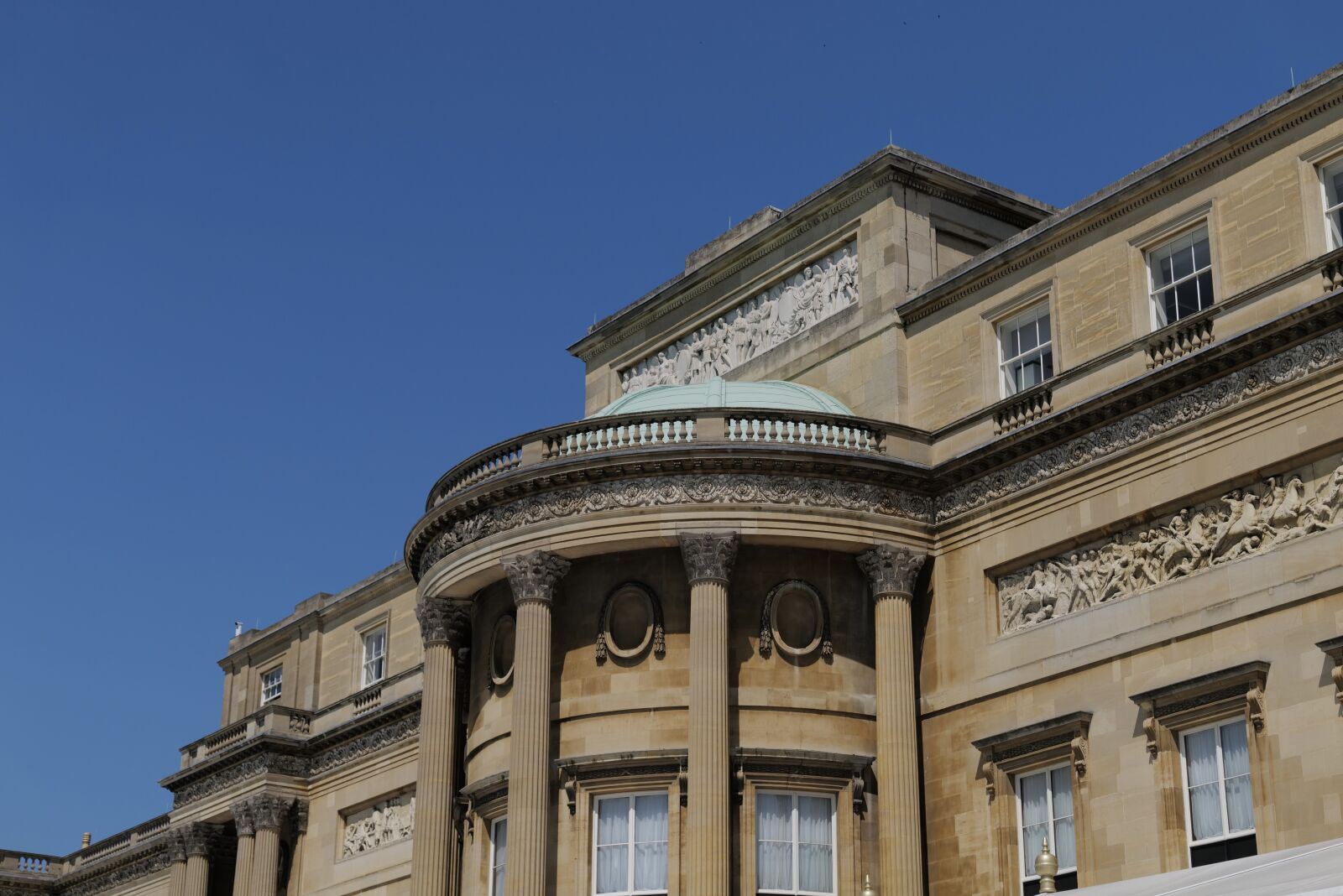 Leica Vario-Elmarit-SL 24-90mm F2.8-4 ASPH sample photo. Buckingham palace - rear photography