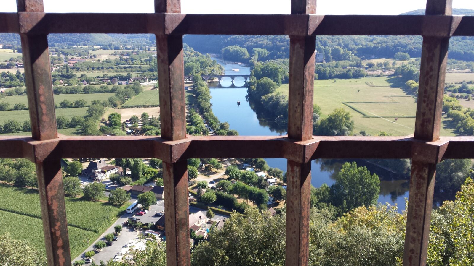 Samsung Galaxy S4 sample photo. Grid, dordogne, landscape photography