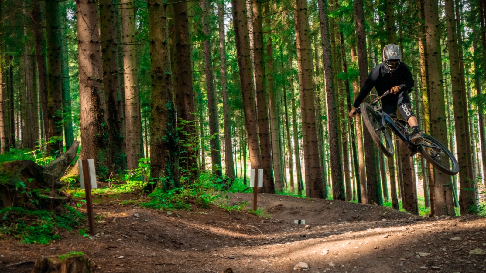 Sony a7R II sample photo. Round, downhill, adrenaline photography