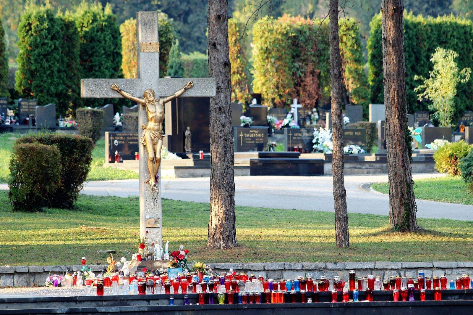 Canon EOS 600D (Rebel EOS T3i / EOS Kiss X5) sample photo. City cemetery zagreb, miro photography